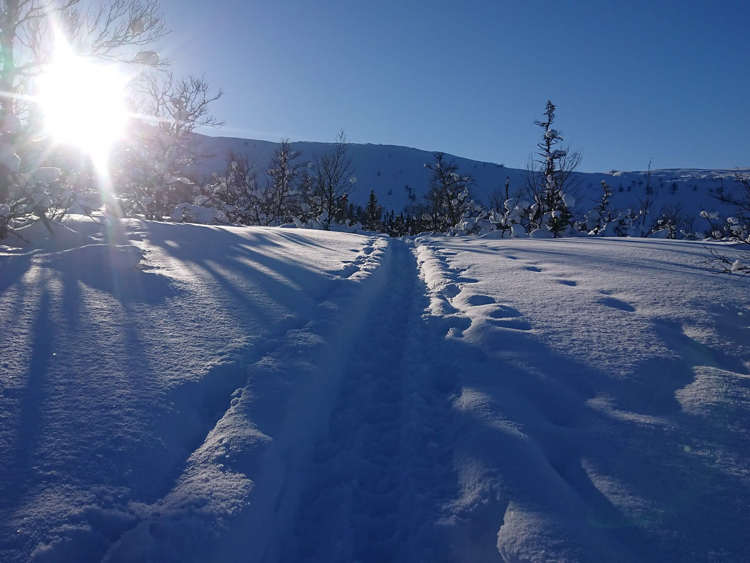 Sun reflecting on the snow in Åre Mountains