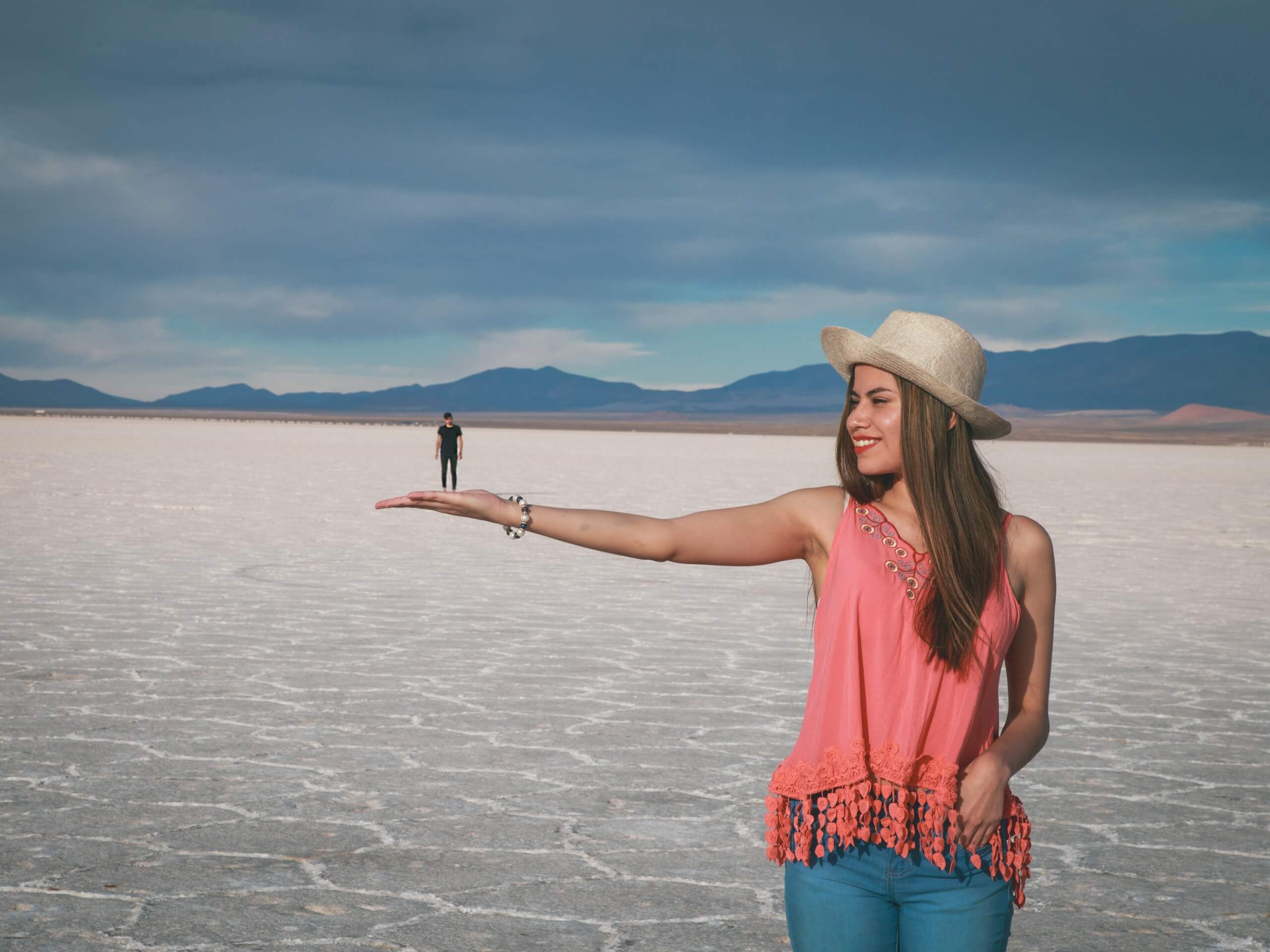 Couple posing in Salinas Grandes, Argentine