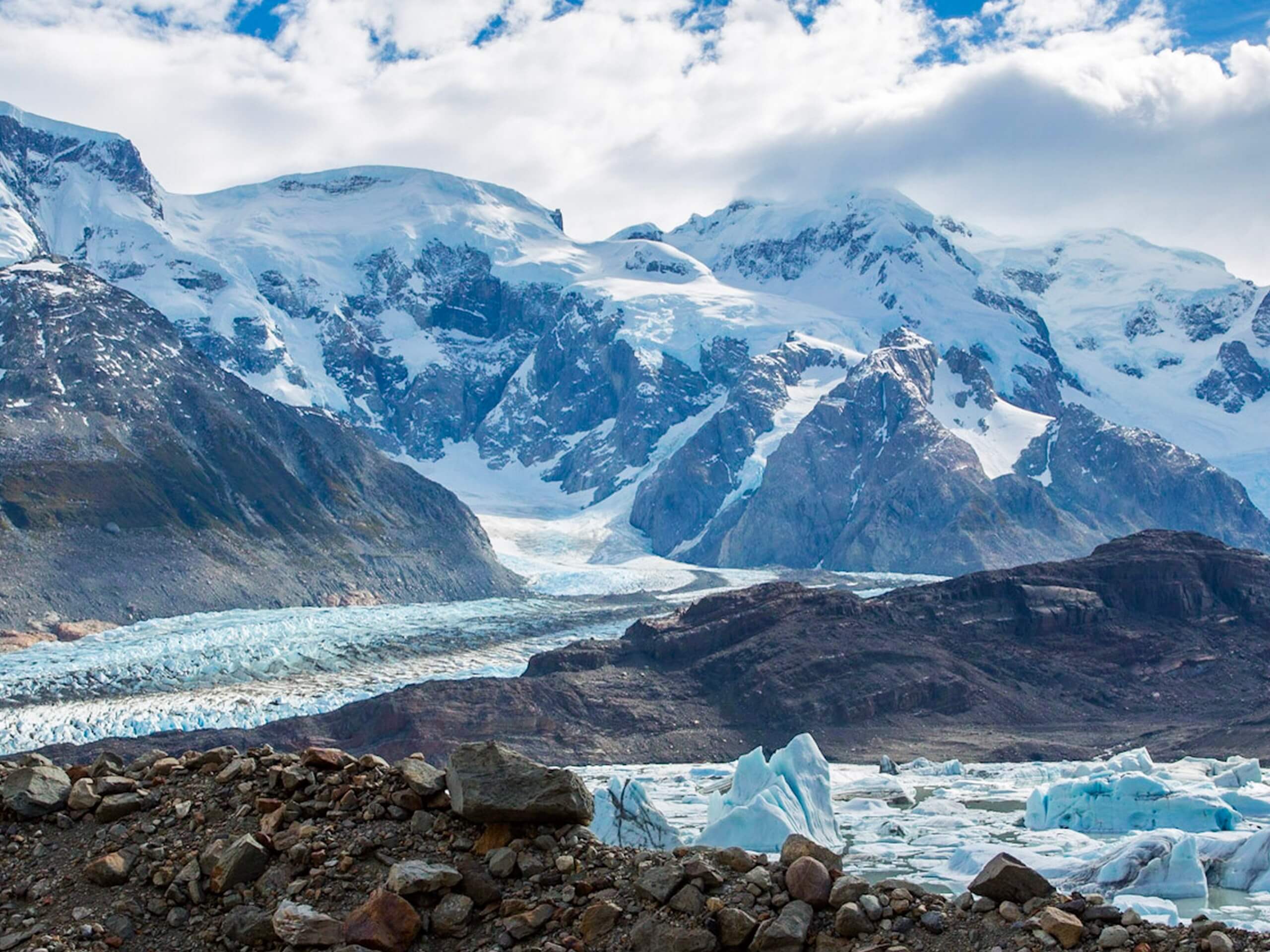 Laguna Frías Superior as seen from the above - Florian von der Fecht