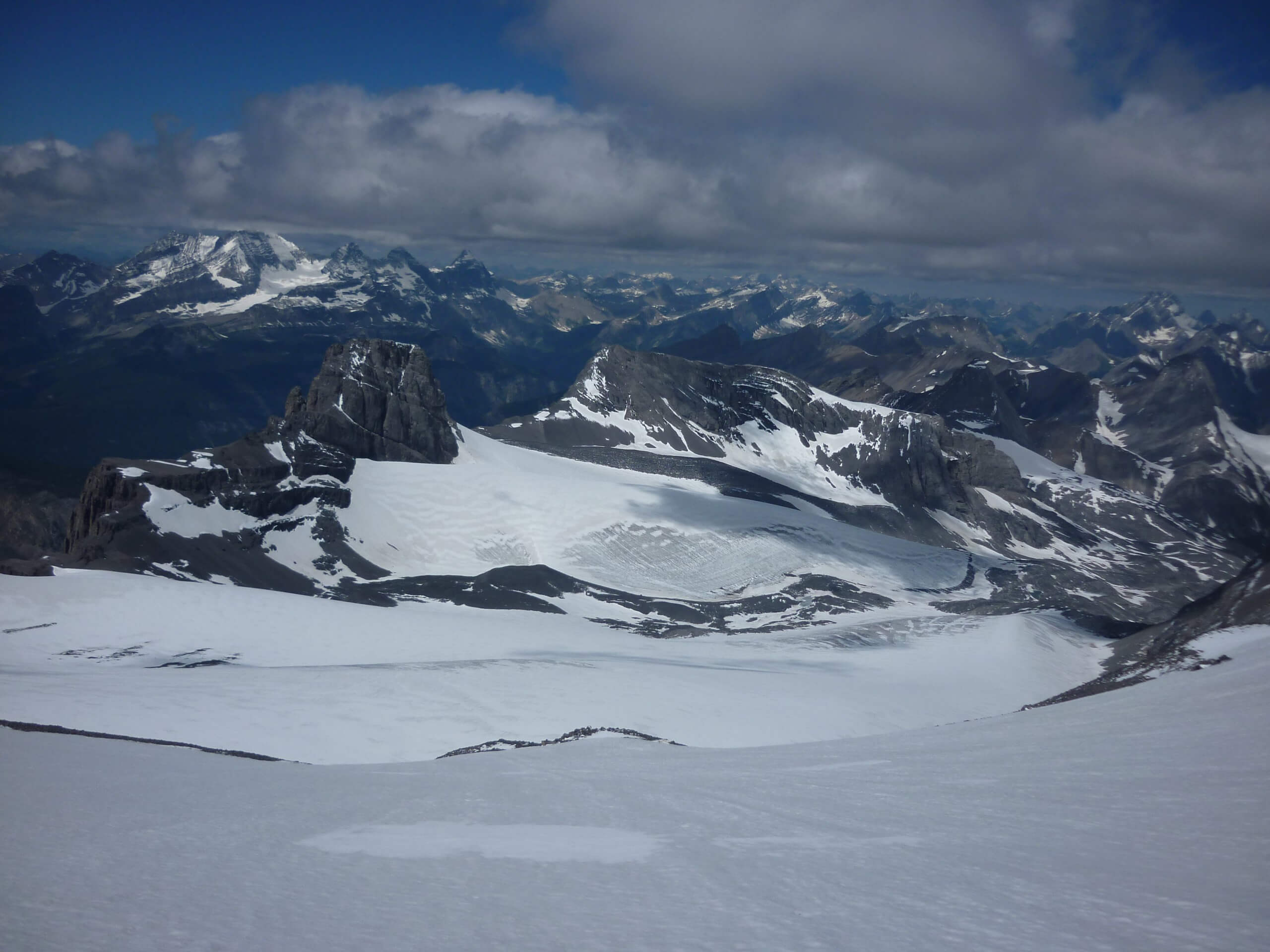 Beautiful snowy valleys in Kananaskis