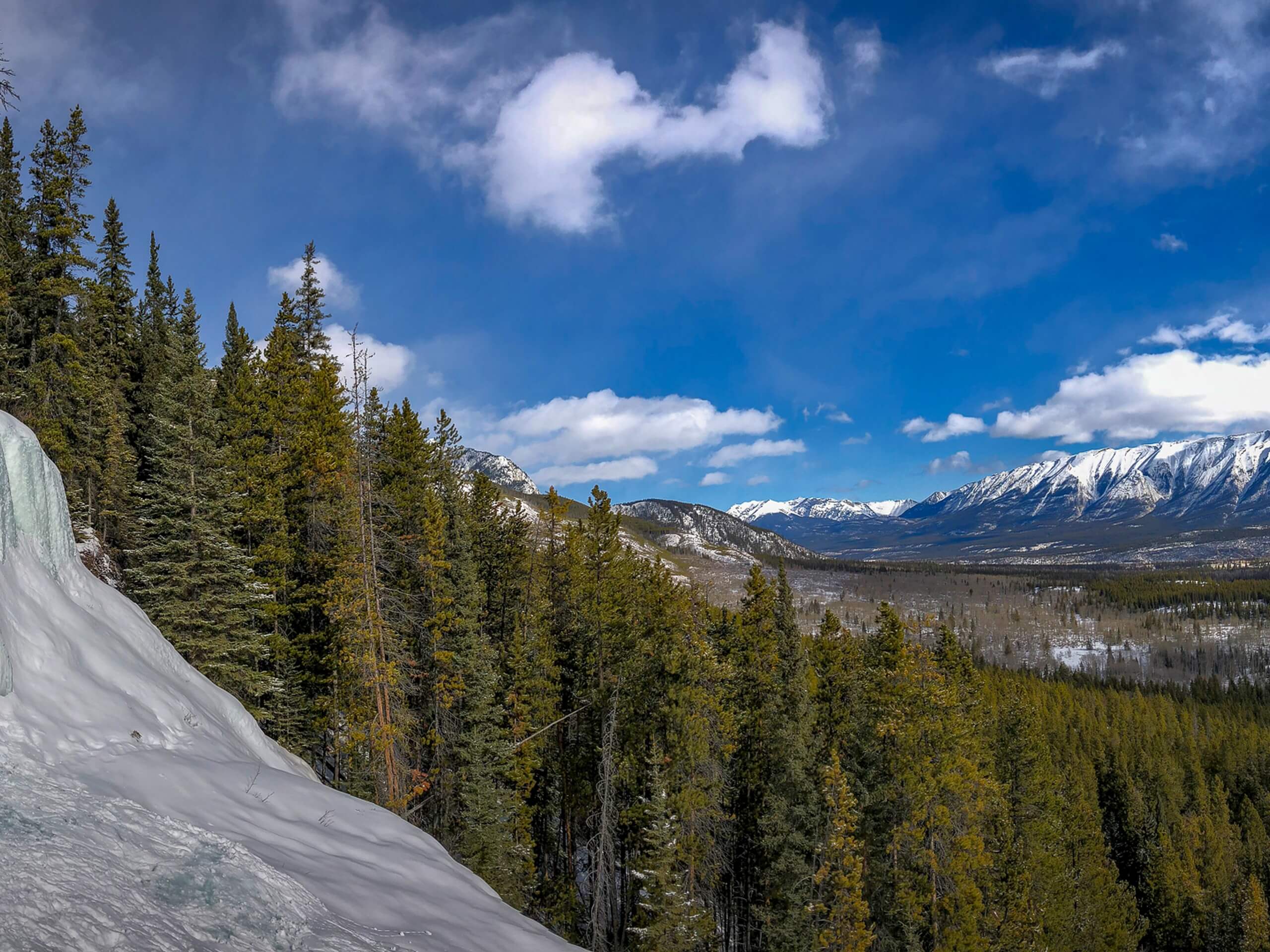 Stunning winter scenery in Banff