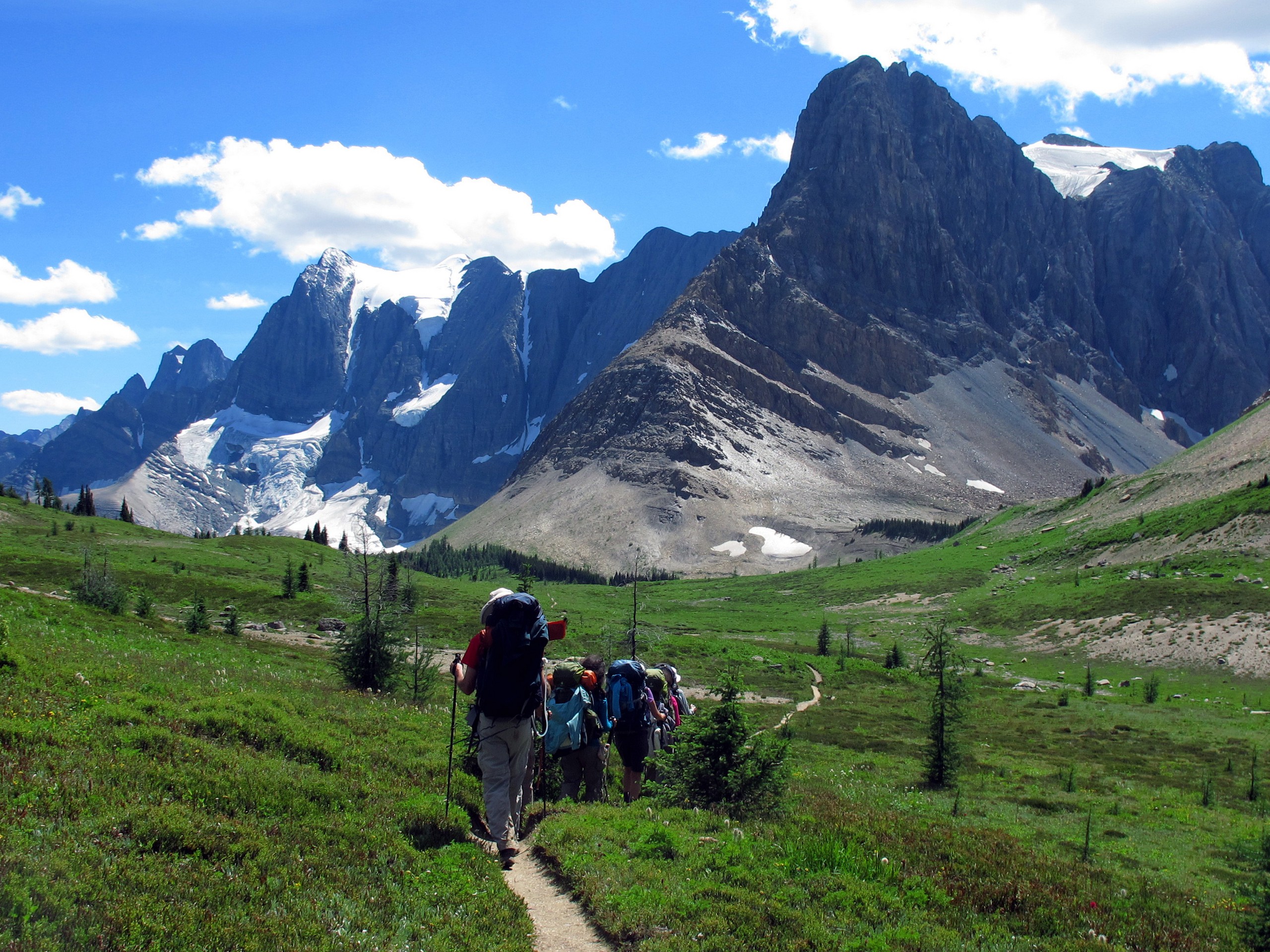 Approaching Floe Lake from Numa Pass