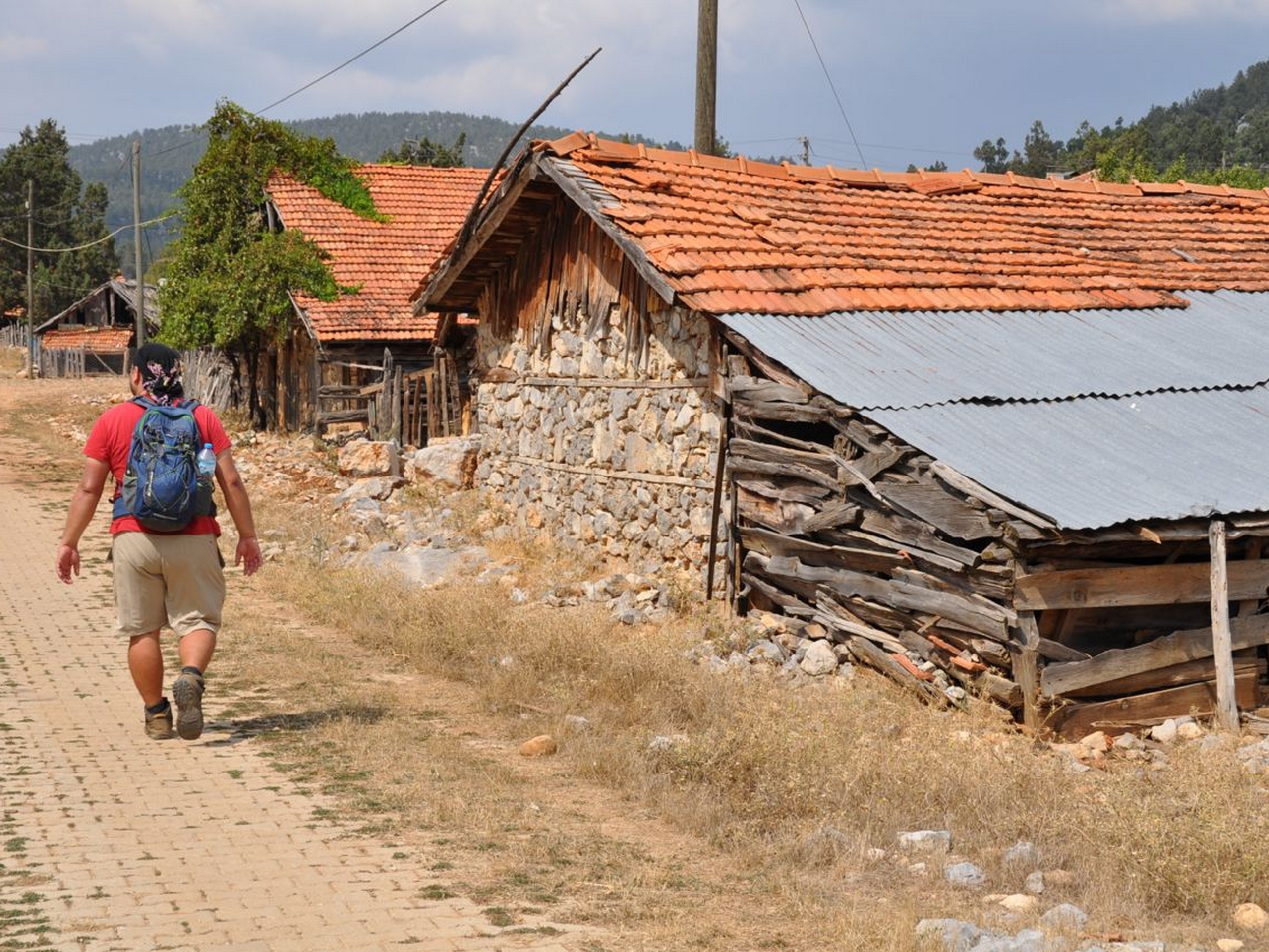 Walking Tota-Adada-Sagrak while on St Paul Trail