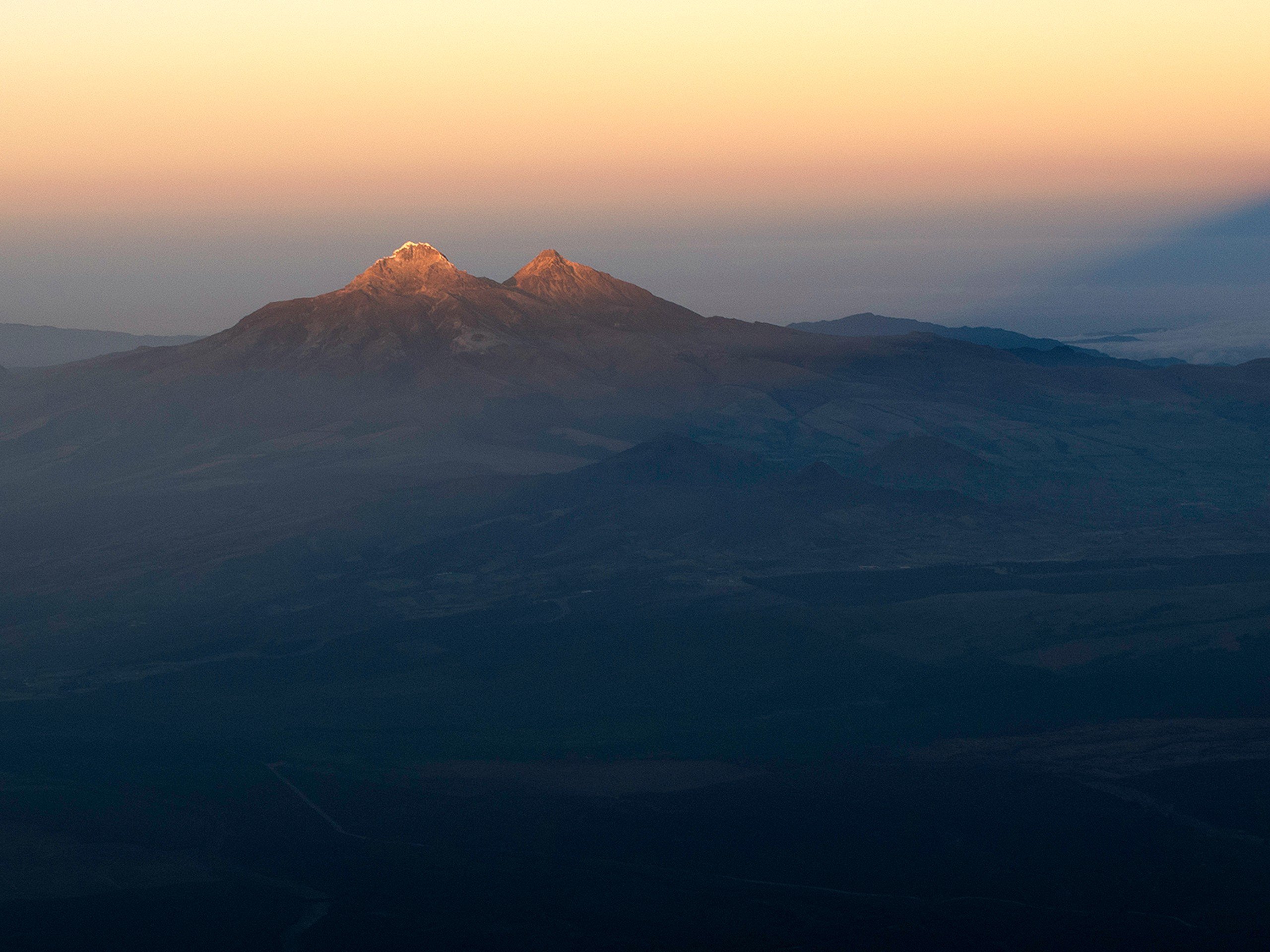 Sunrise on the peaks surrounding Chimborazo