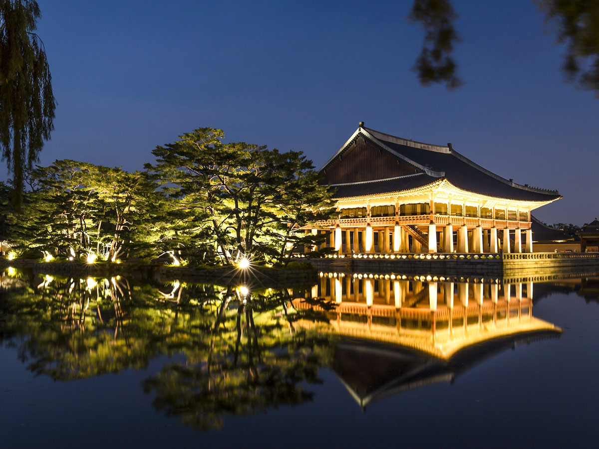 Gyeongbokgung palace reflections South Korea bike tour