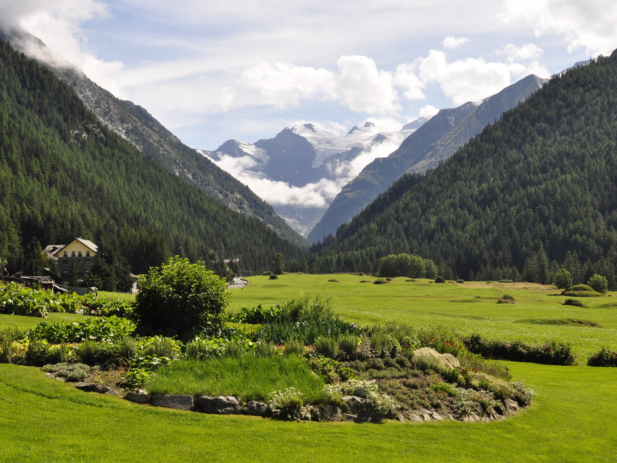 Mountain views in Cogne Valley, Gran Paradiso