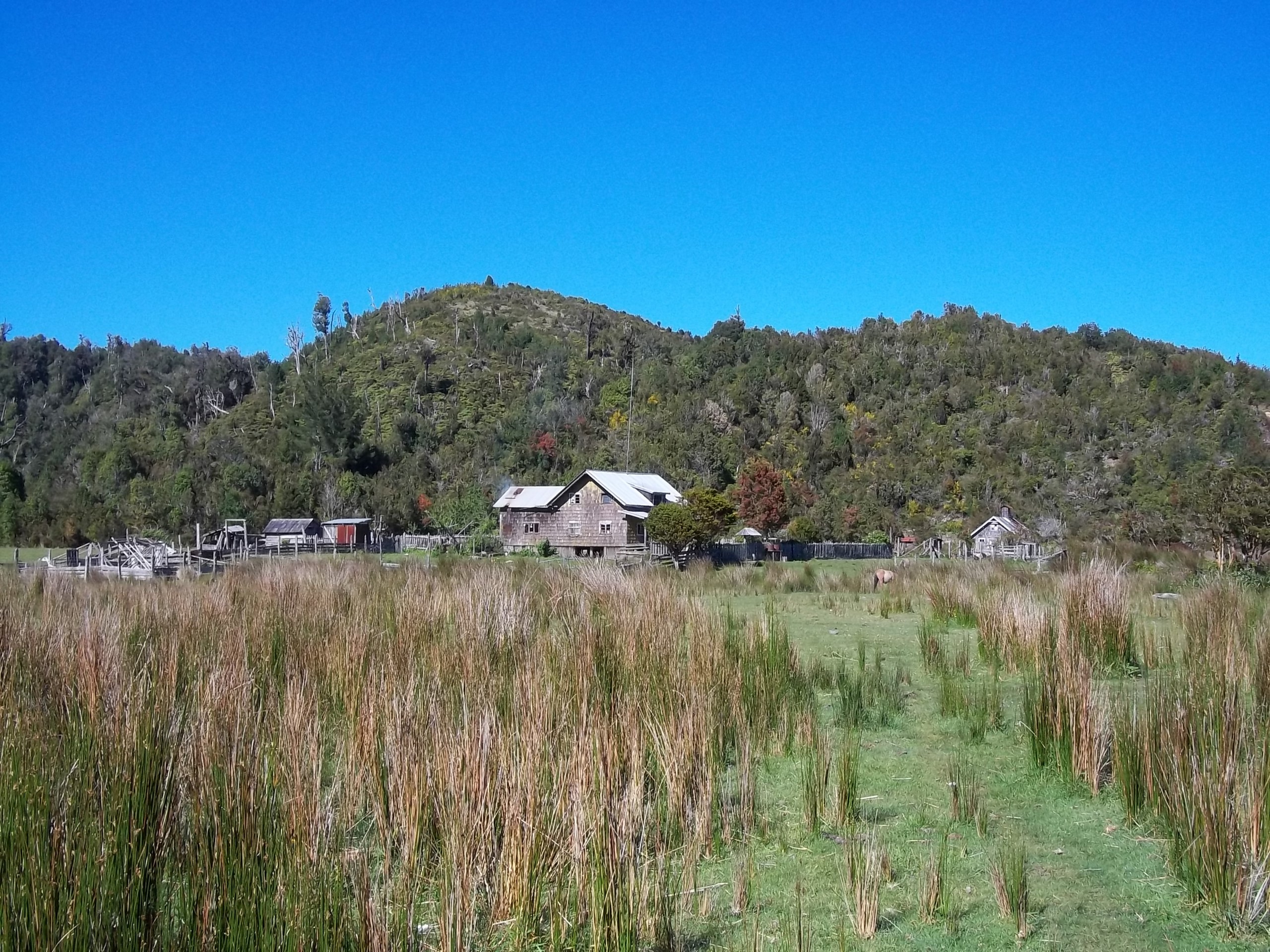 Approaching the old house in Mapu