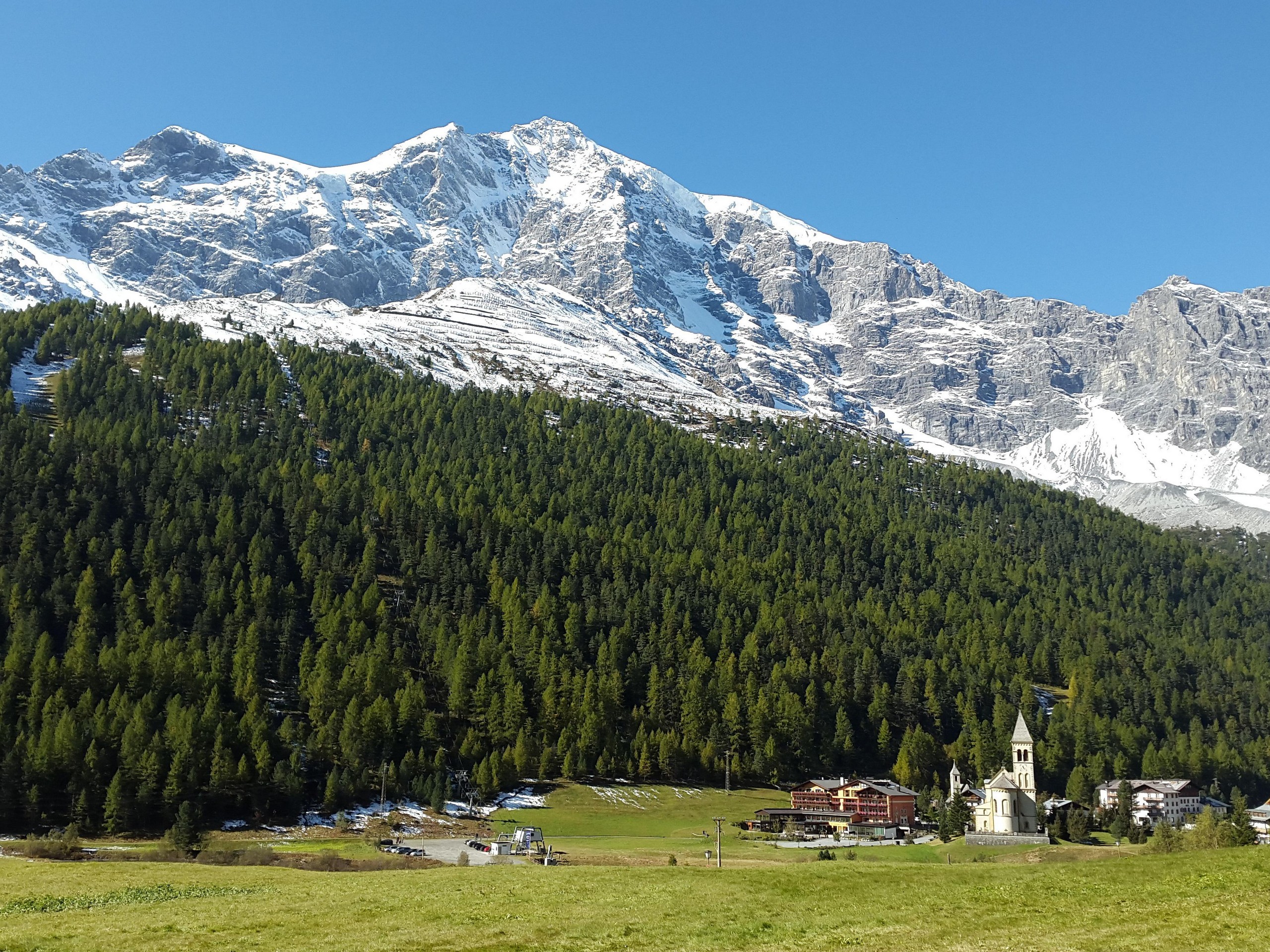 Mountains surrounding Val Venosta