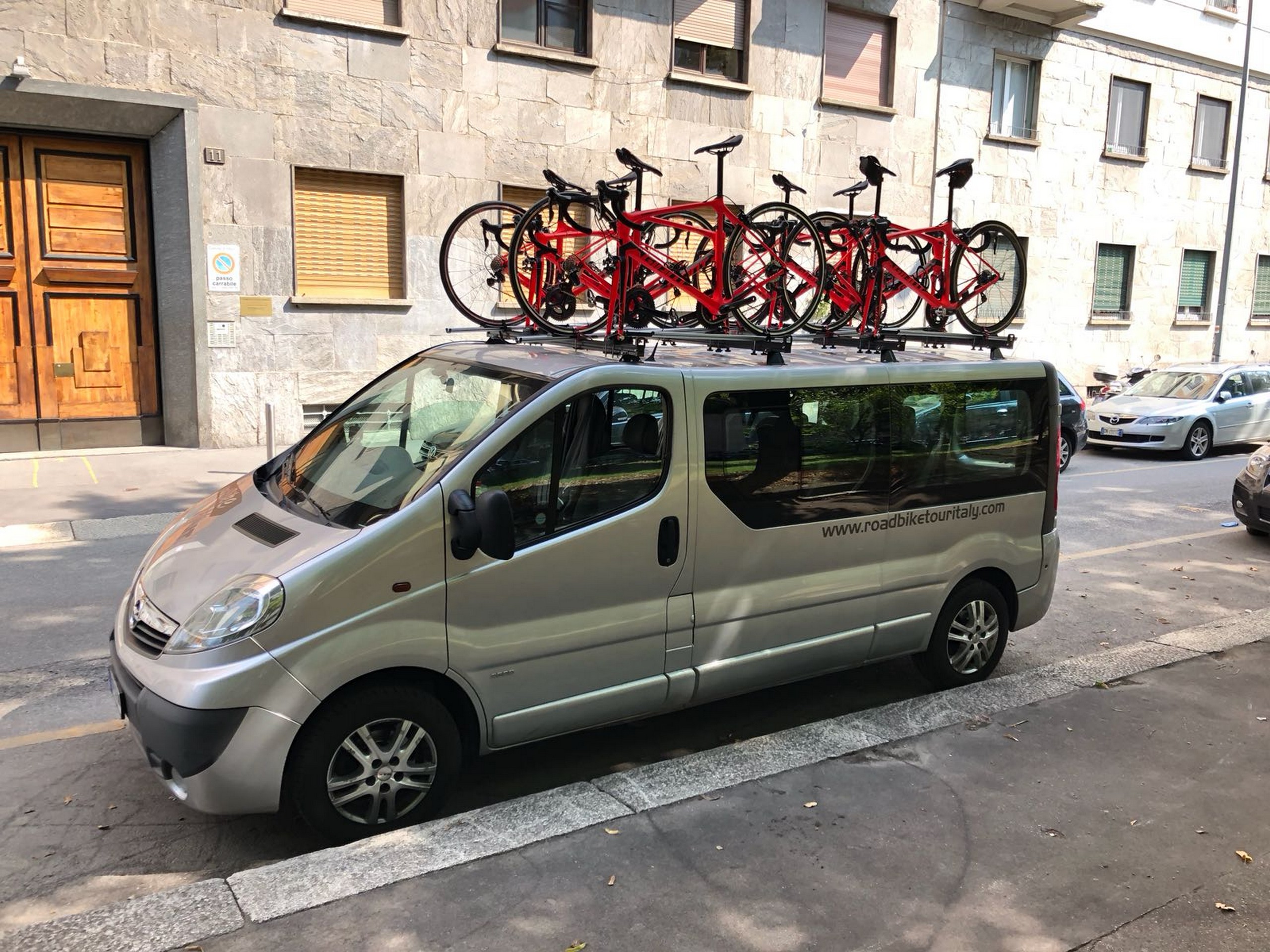 Support van in Tuscany