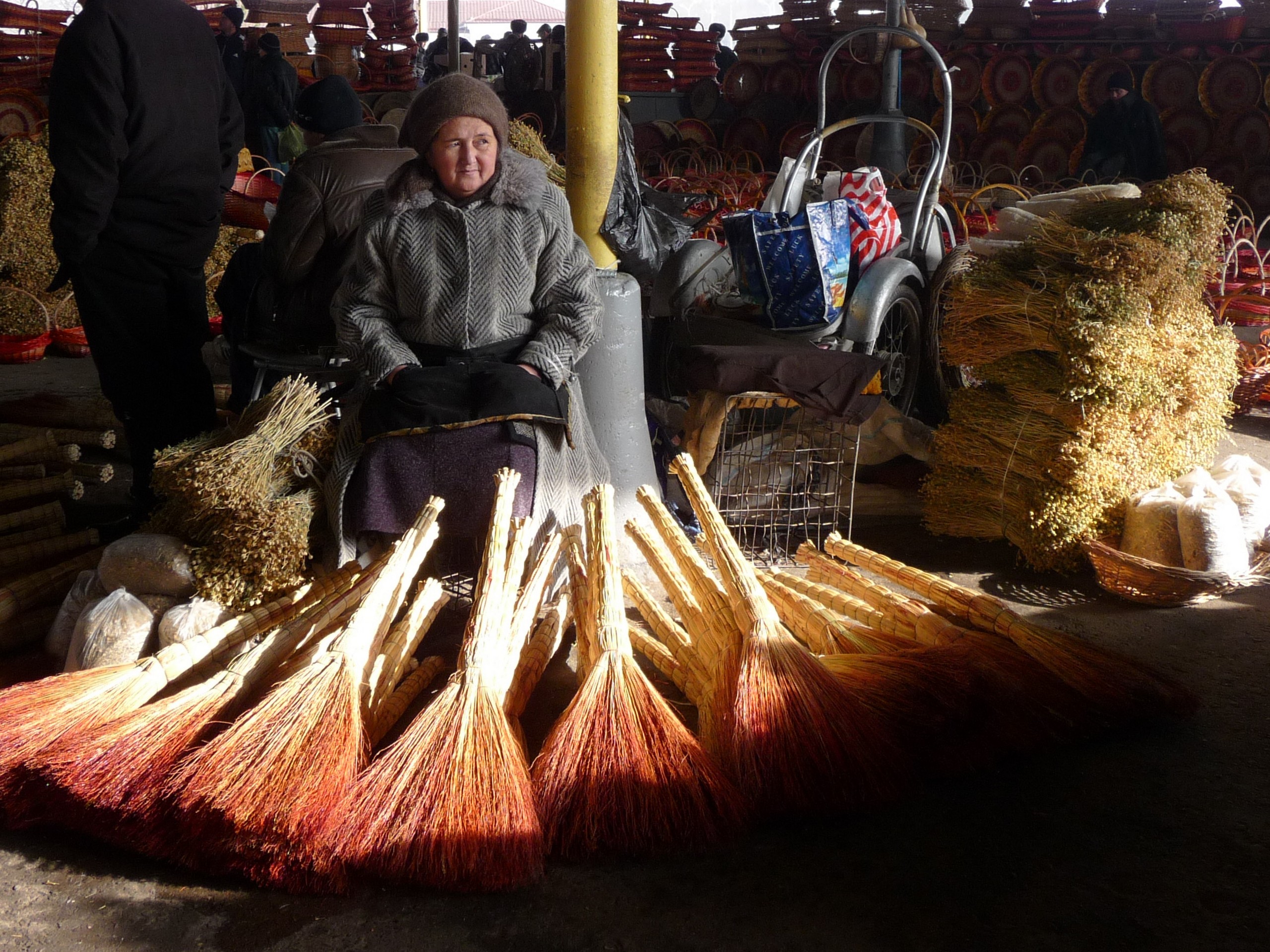 Chorsu bazaar-broom vendor