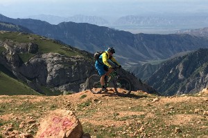 8-Day Kyrgyzstan Cycling Tour