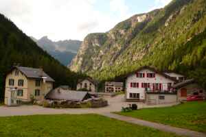 Guided Tour du Mont-Blanc in Hotels