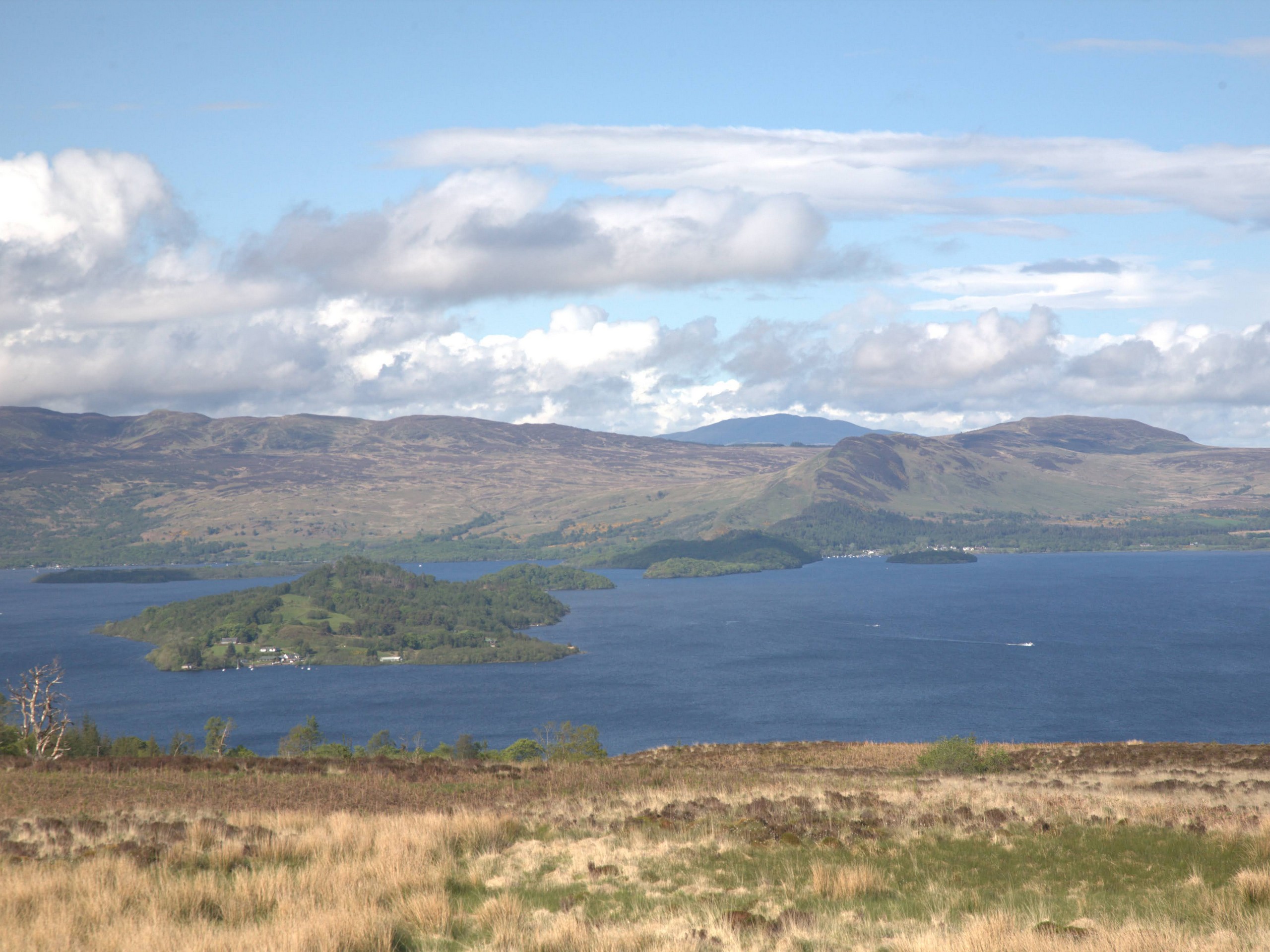 Beautiful views from John Muir trail in Schotland