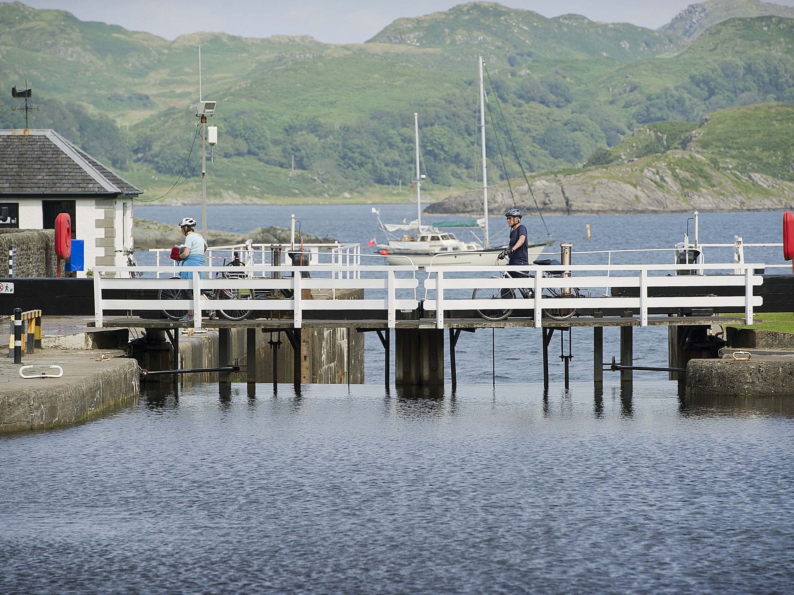 Crinan Lock - (c)Peter Sandground