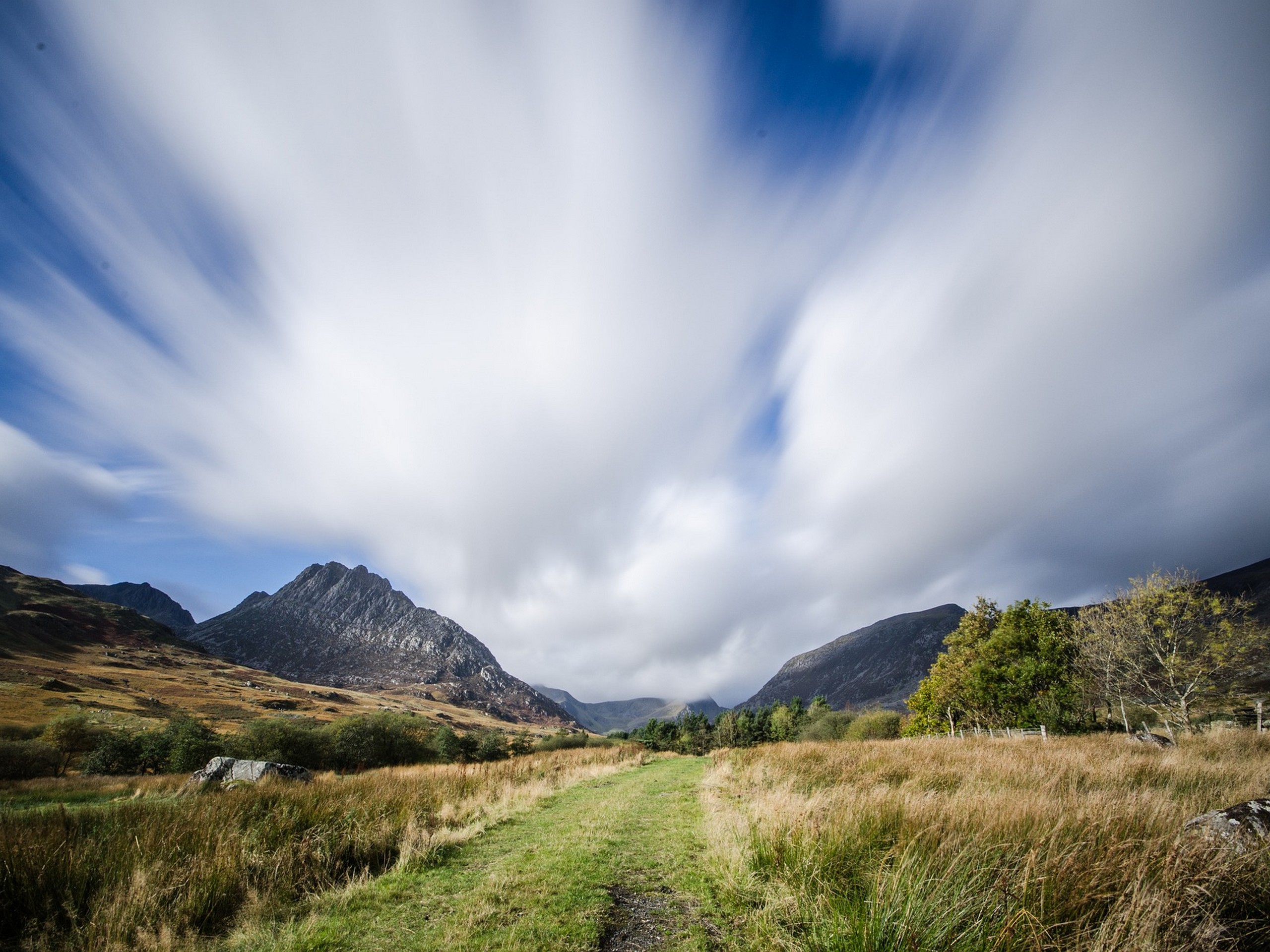 Ogwen Tryfan Mountains in Snowdonia