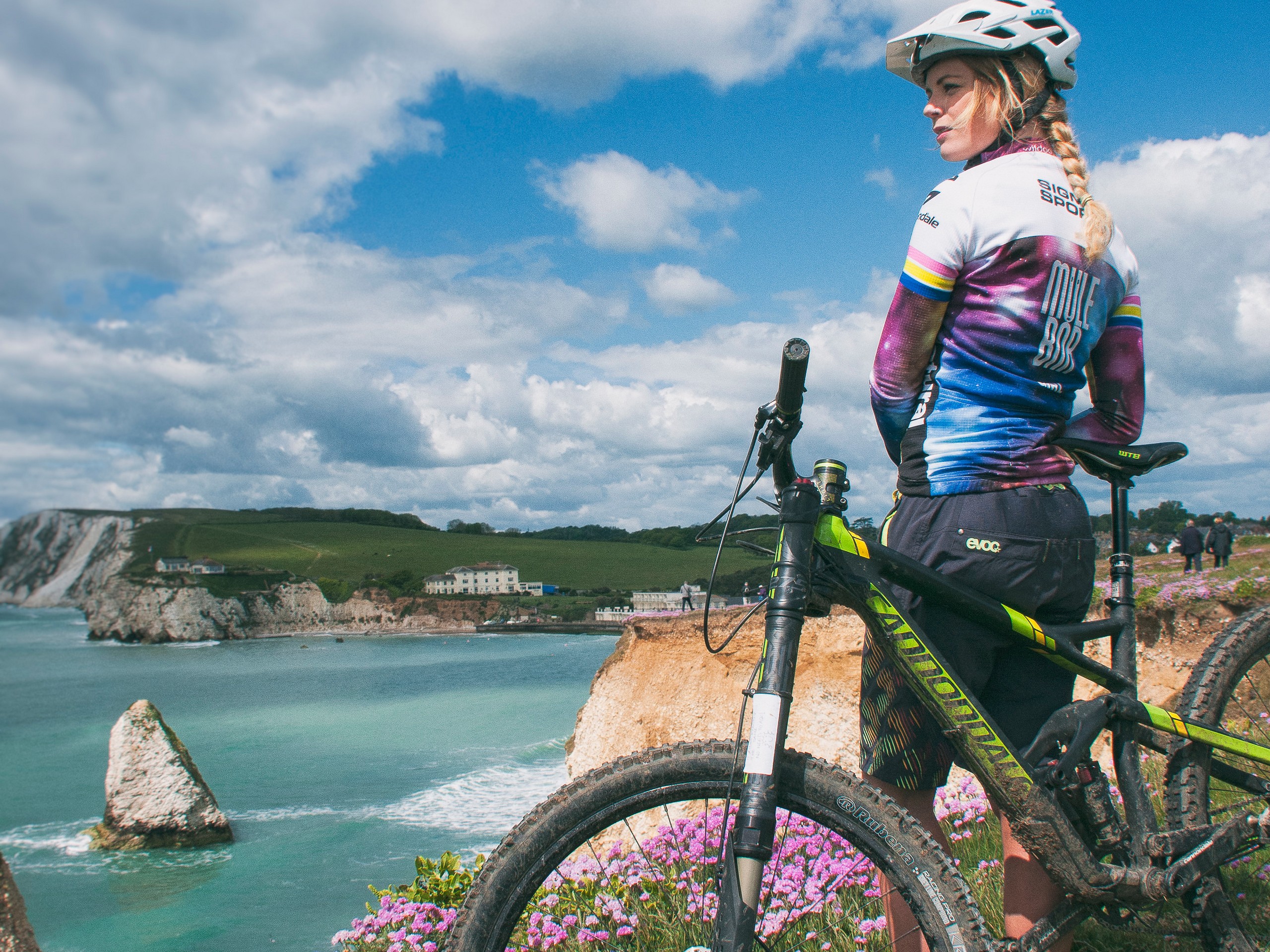 (c)visitisleofwight.co.uk - needles viewpoint