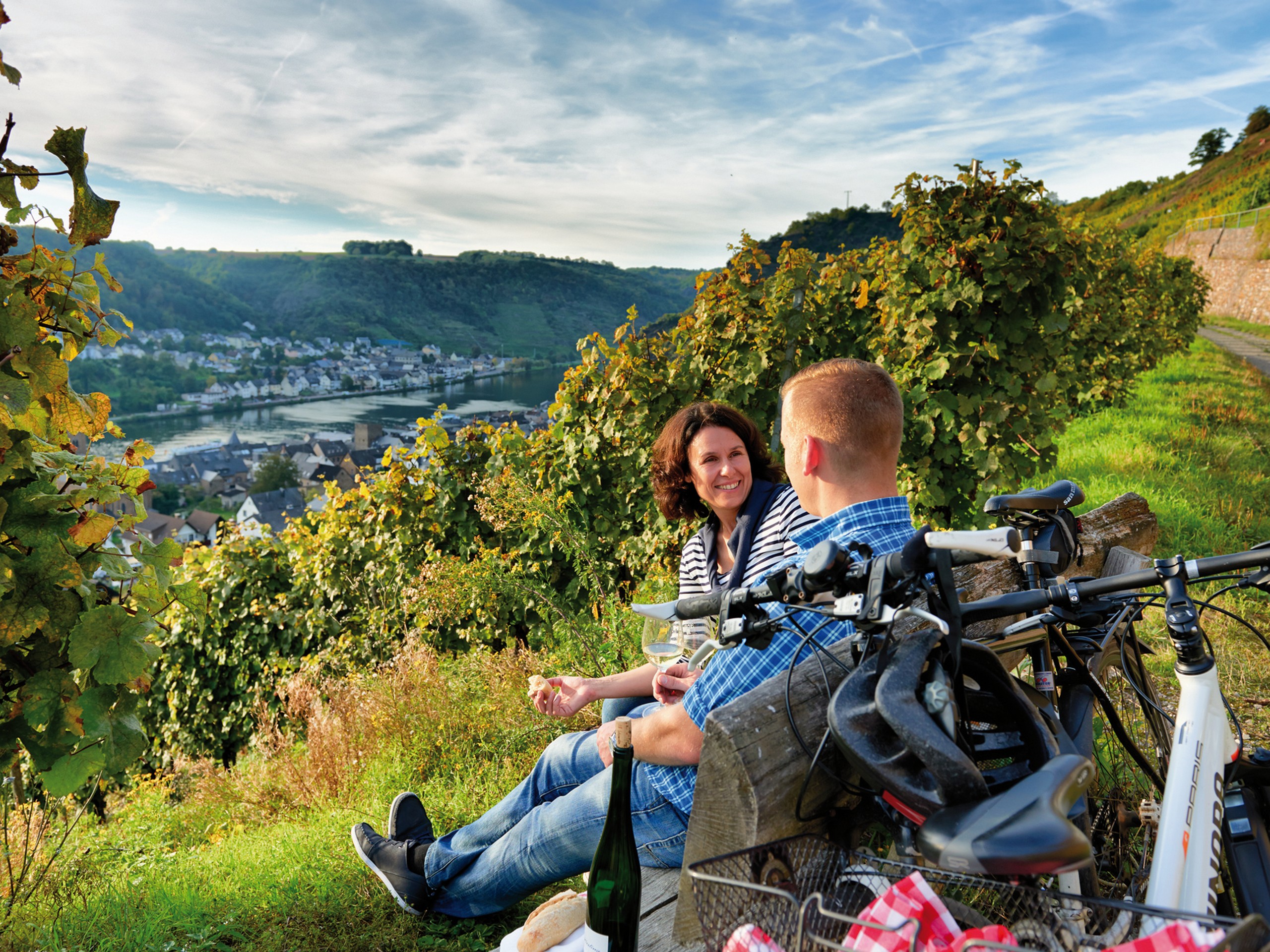 Picnic along the biking route of the Moselle River