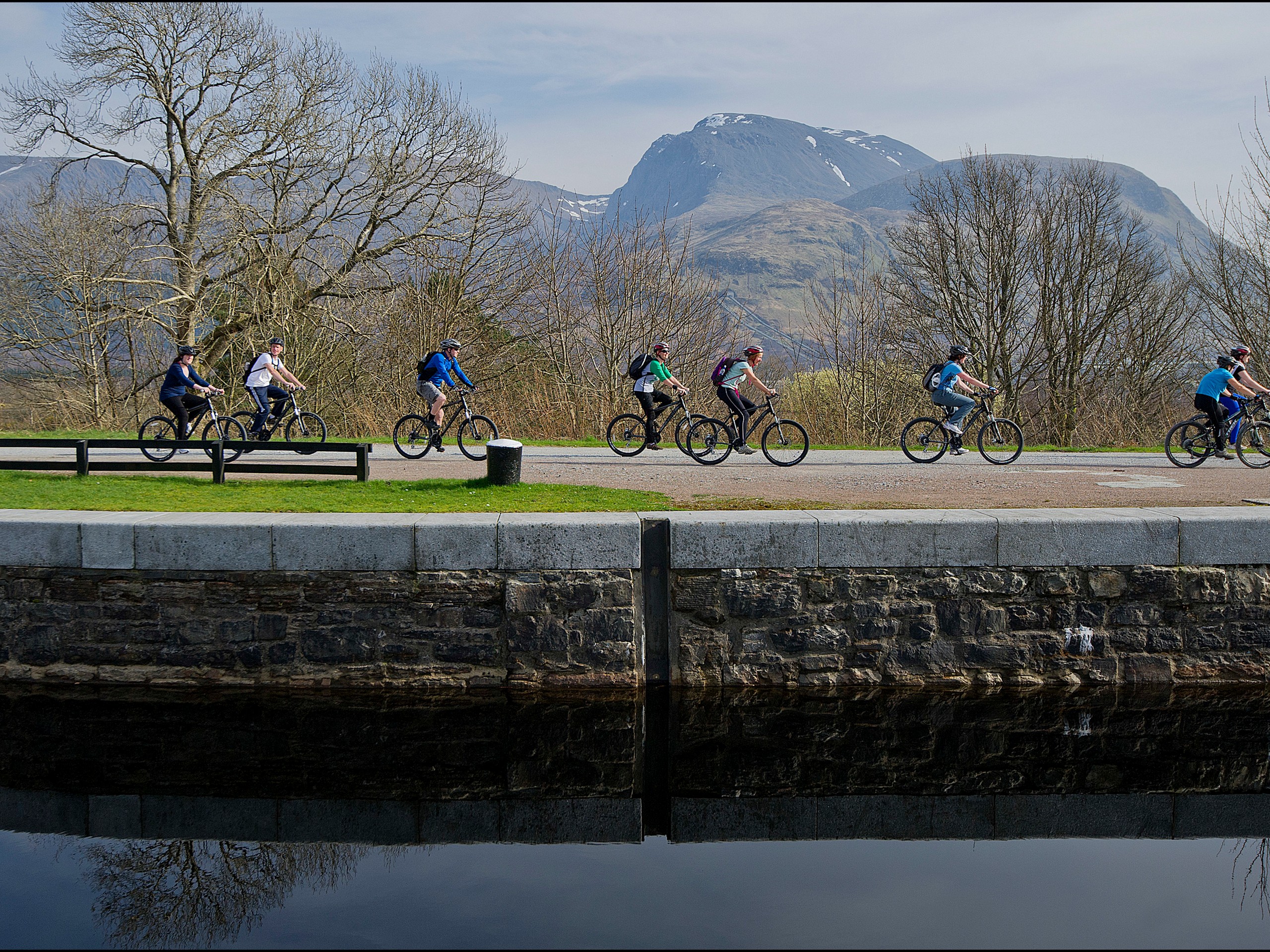 Cycling on the Caledonian Canal - by Peter Sandground