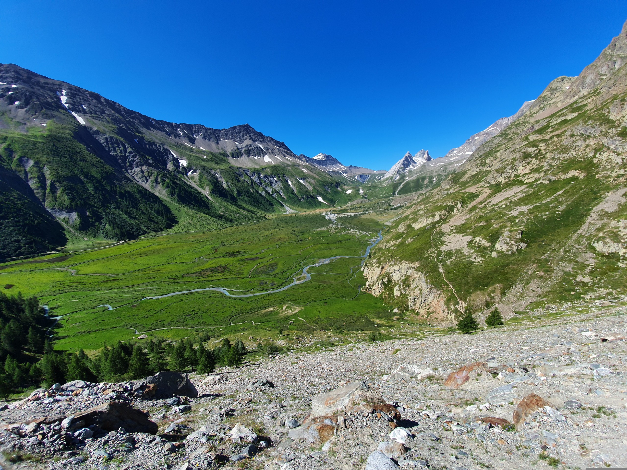 Expansive valleys between Chamonix and Courmayeur