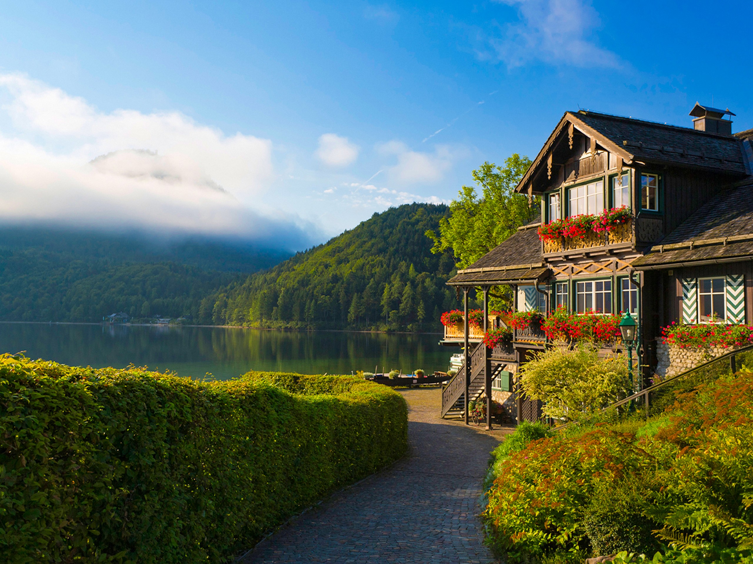 Lakeside views in Salzkammergut