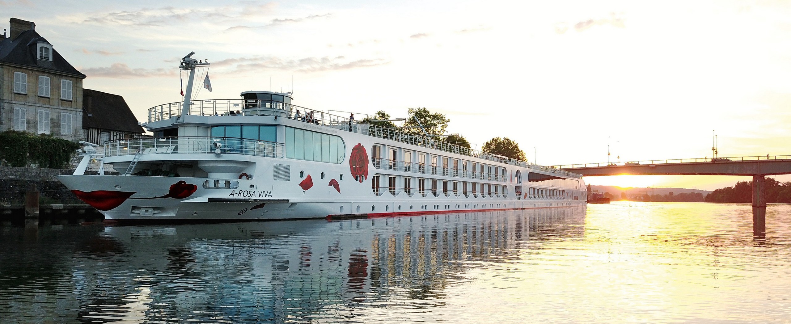 Seine River Guided Bike and River Cruise