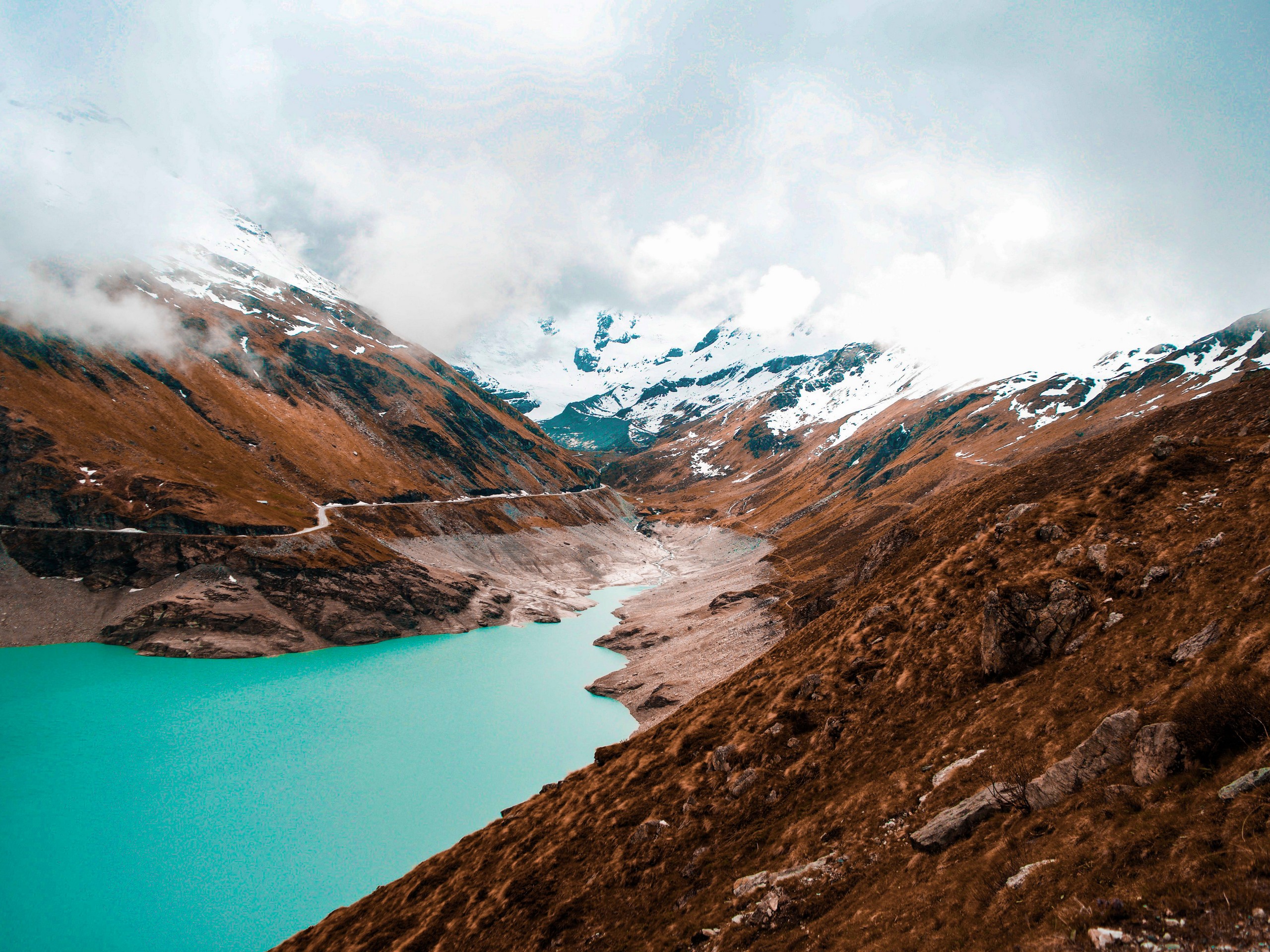 Lake Sorapis during the winter