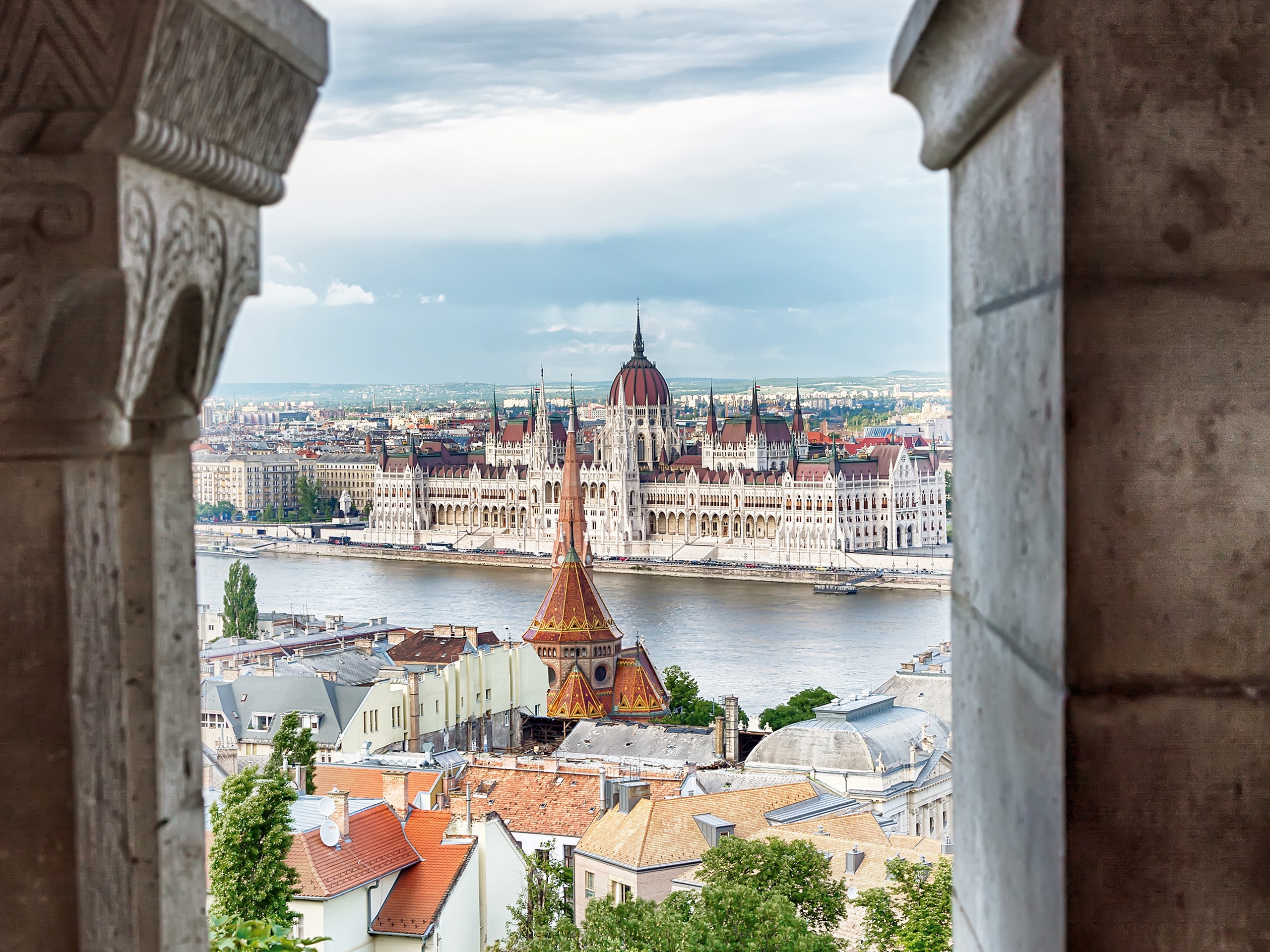 Visiting Budapest while on a guided Boat and Ride tour of Danube river