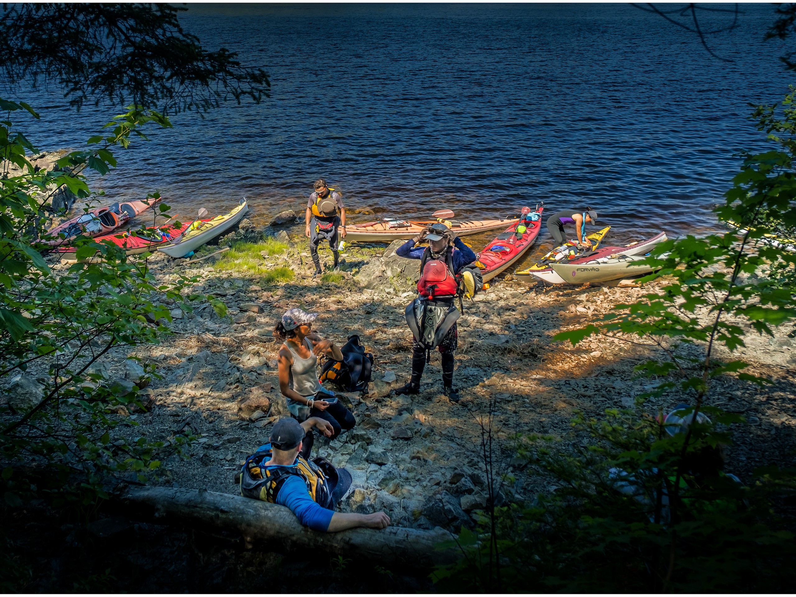 Kayakers on the break in Quebec