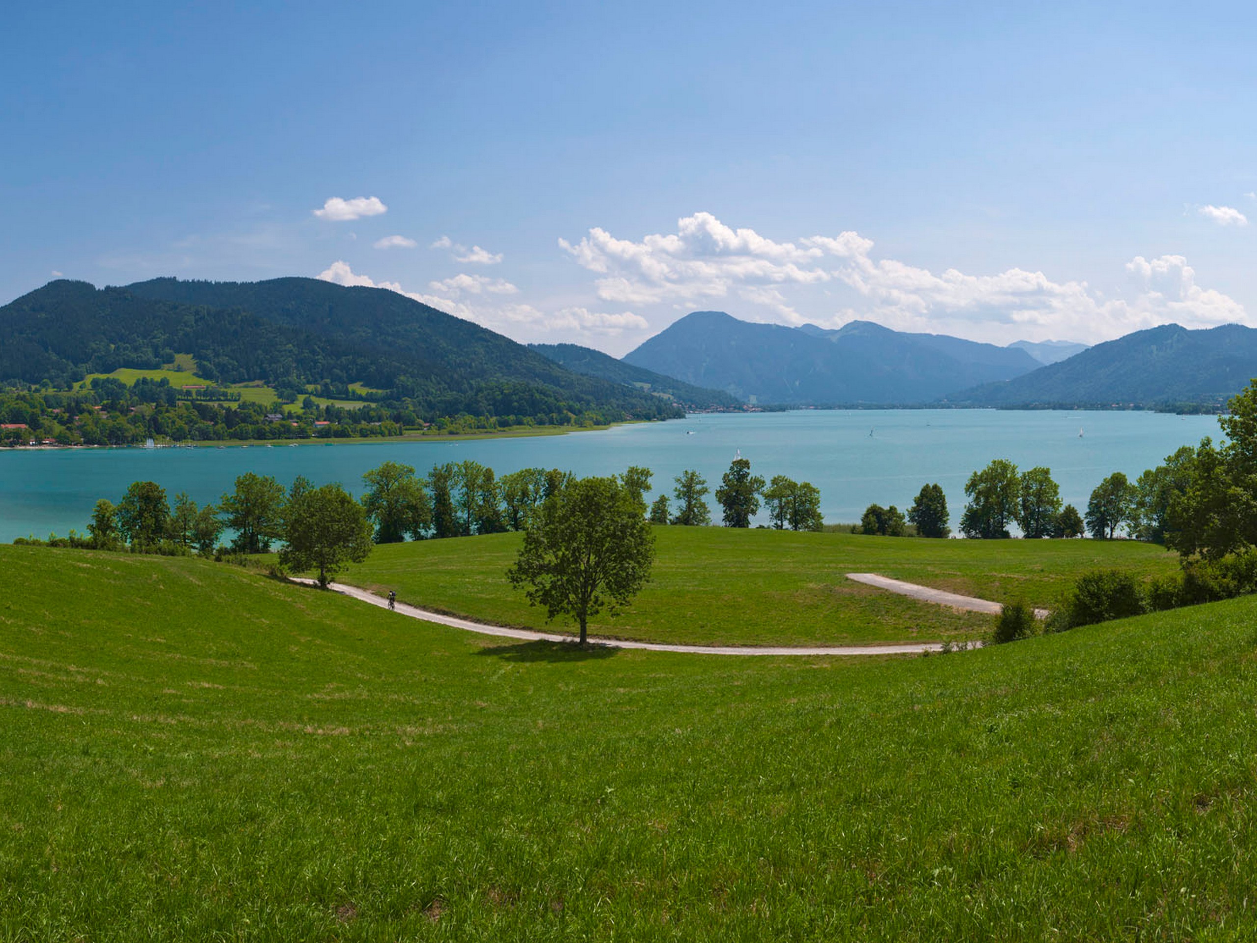 Bavarian Alps and Lakes Self-guided Hiking Tour Bayerische Alpen_Tegernsee_Ausblick_3