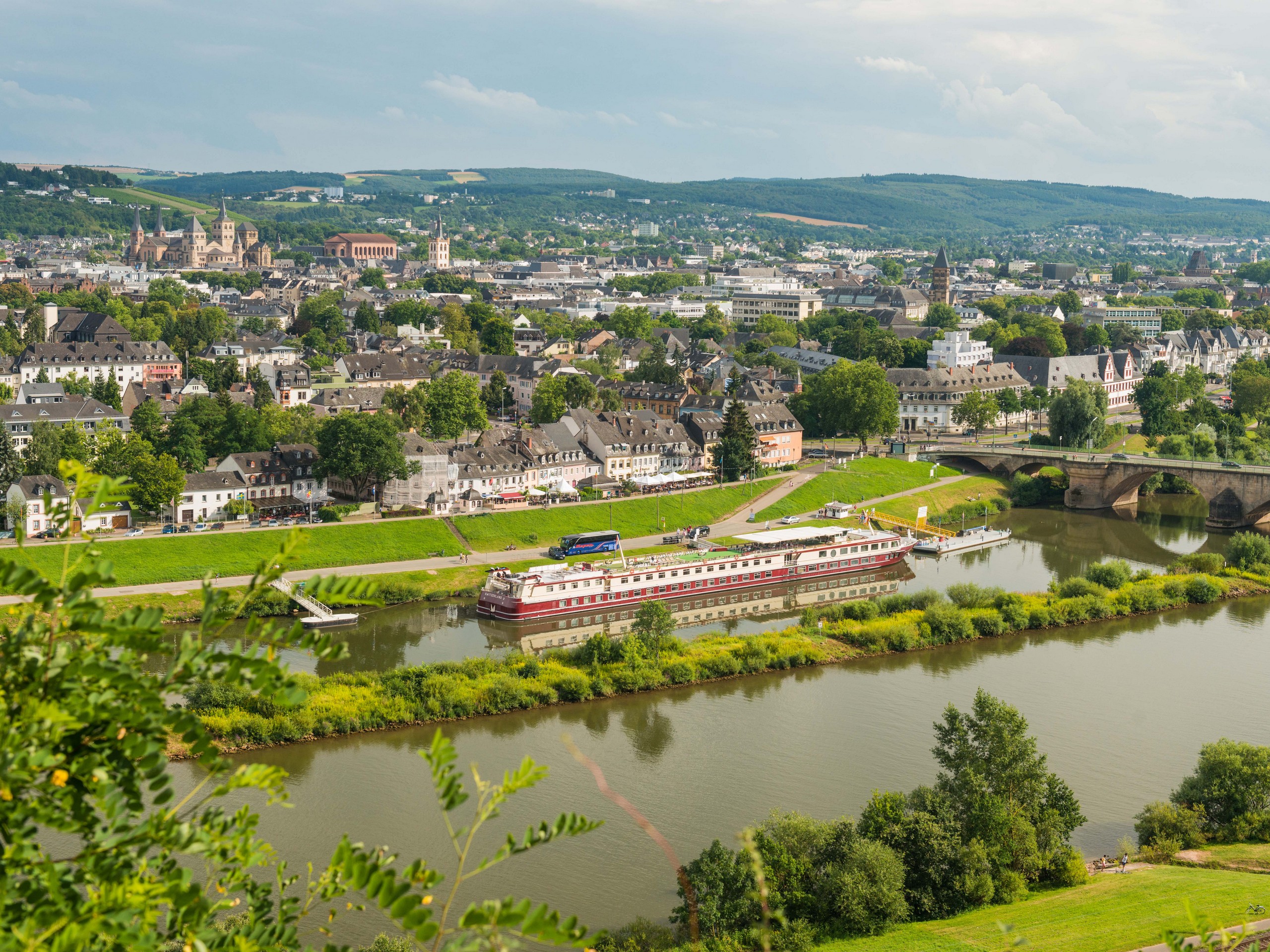 Best of Moselteig from Trier to Koblenz walking tour eurohike-wanderreisen-moselsteig-trier-ausblic