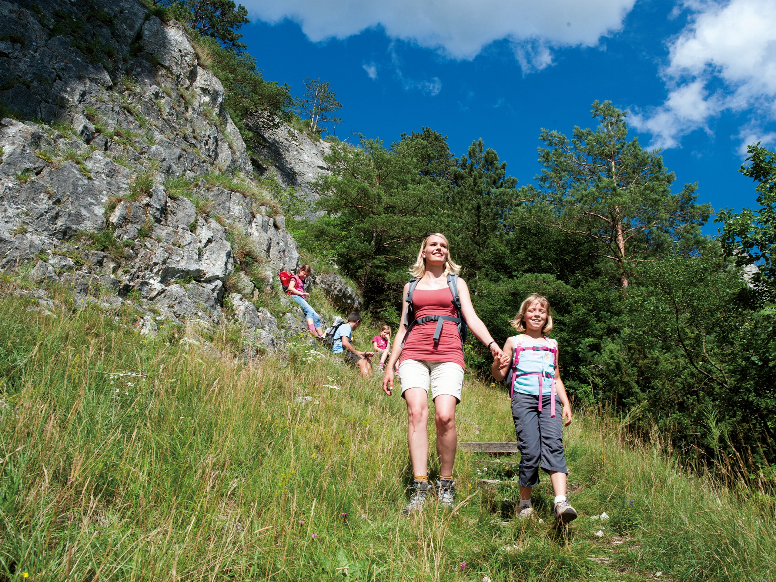 Altmühltal Panorama Trail Tour - Hikers on Panorama Trail