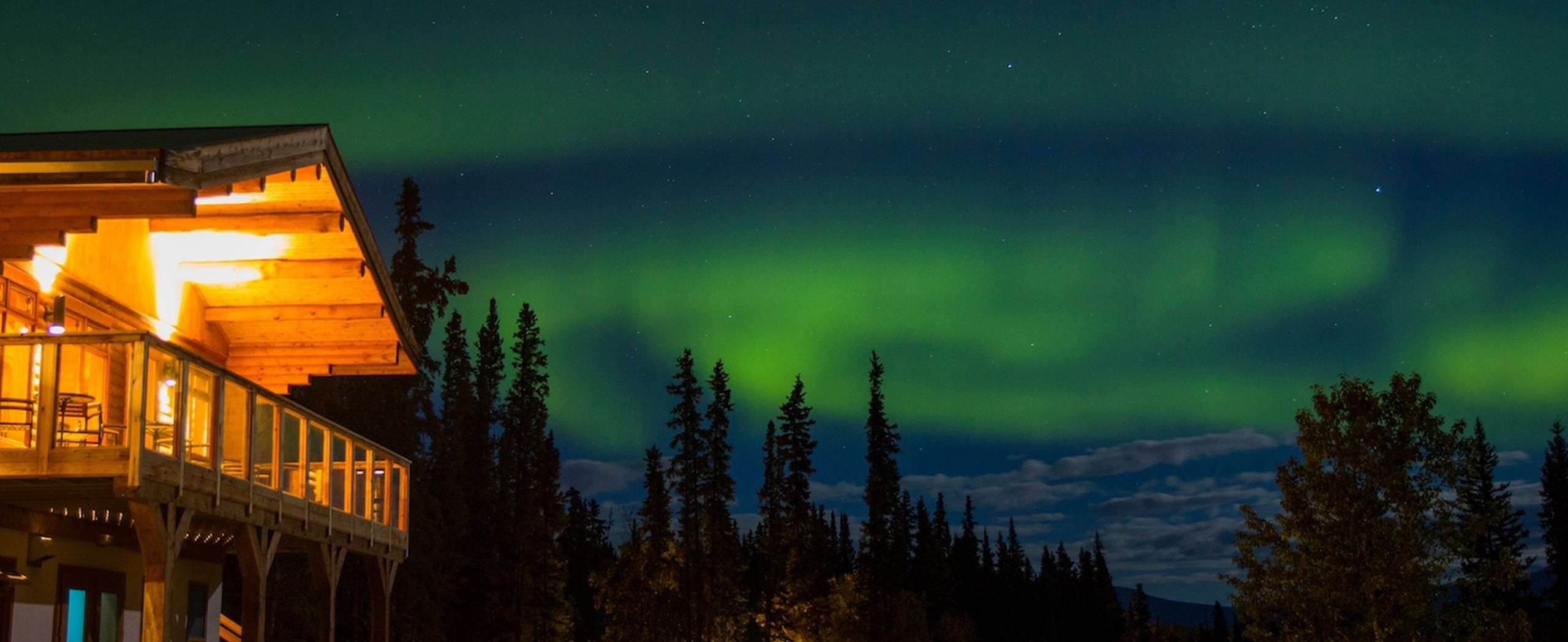 Aurora Borealis and Southern Lakes Resort Tour