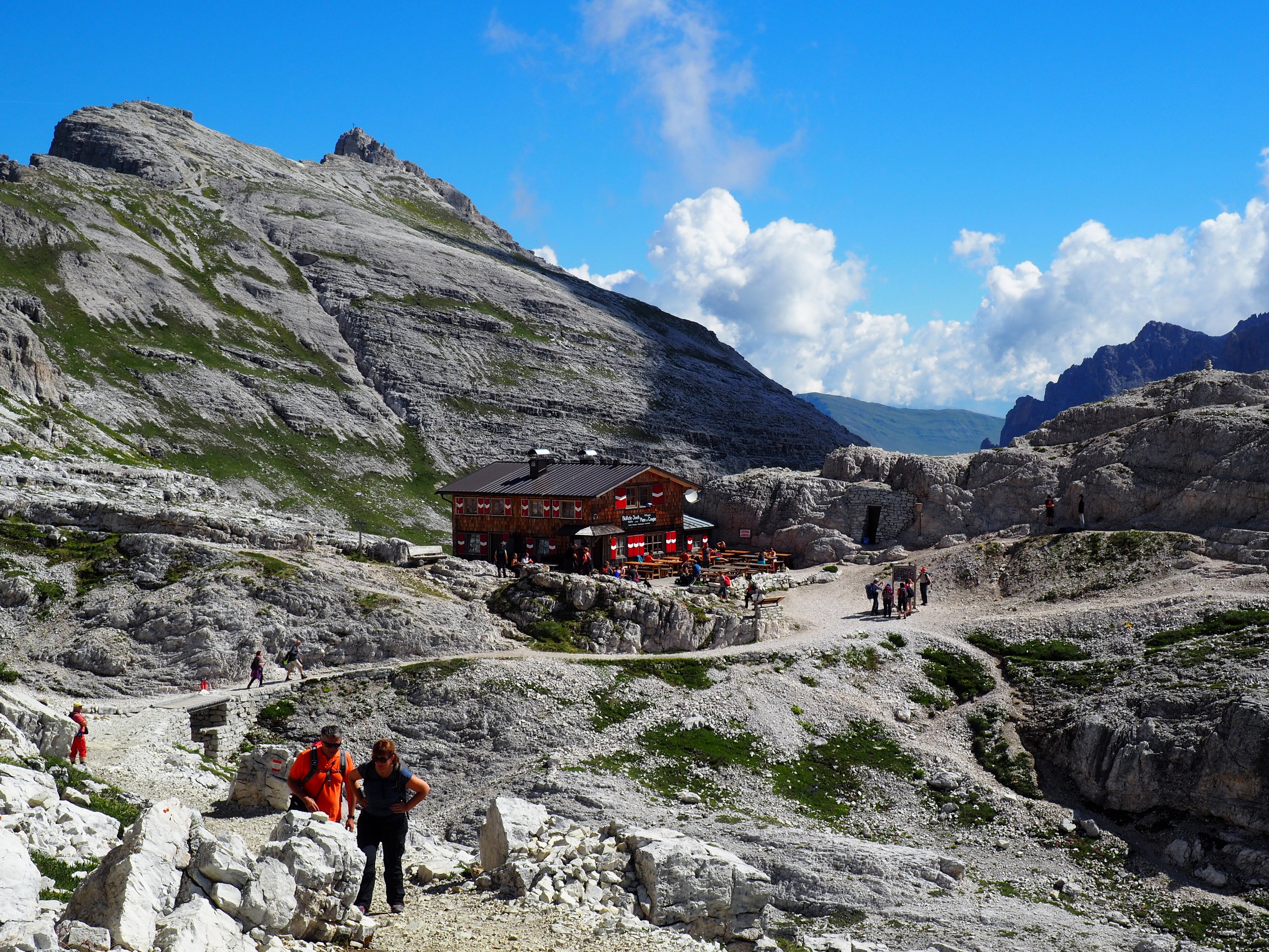 Büllelejochhütte (rifugio Pian di Cengia) in Dolomites