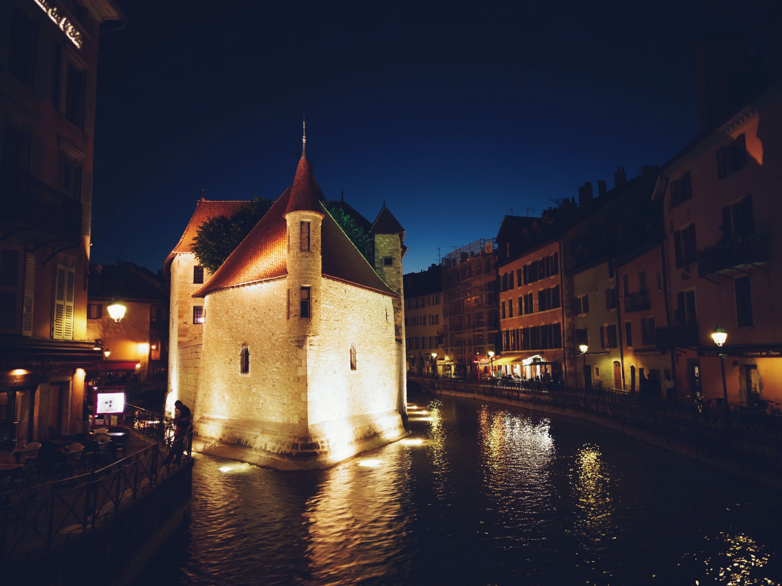 Annecy old town - Alpes © Raissa-lara lutolf fasel-unsplash