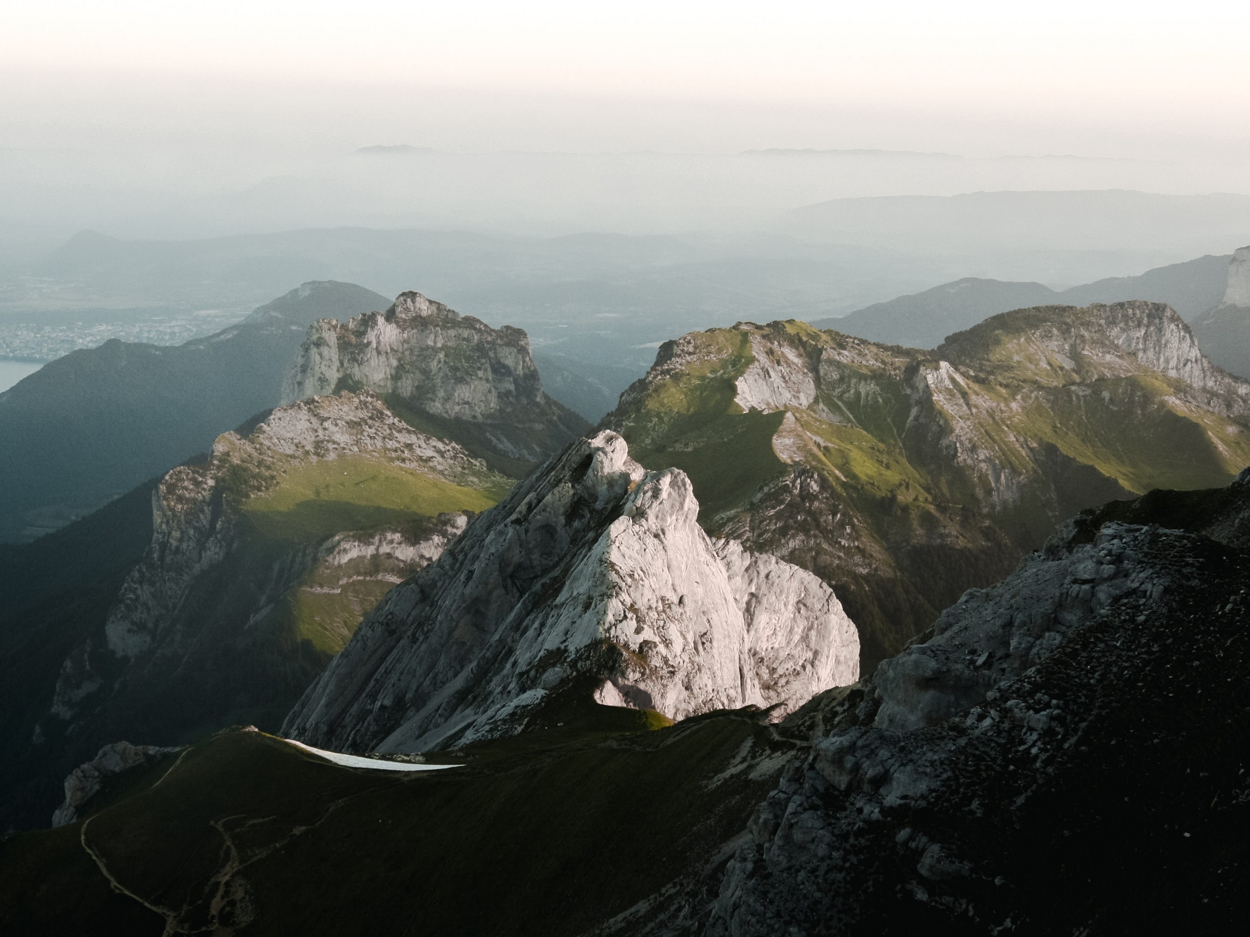 Aravis mountains - Alpes © Eddy Billard-unsplash