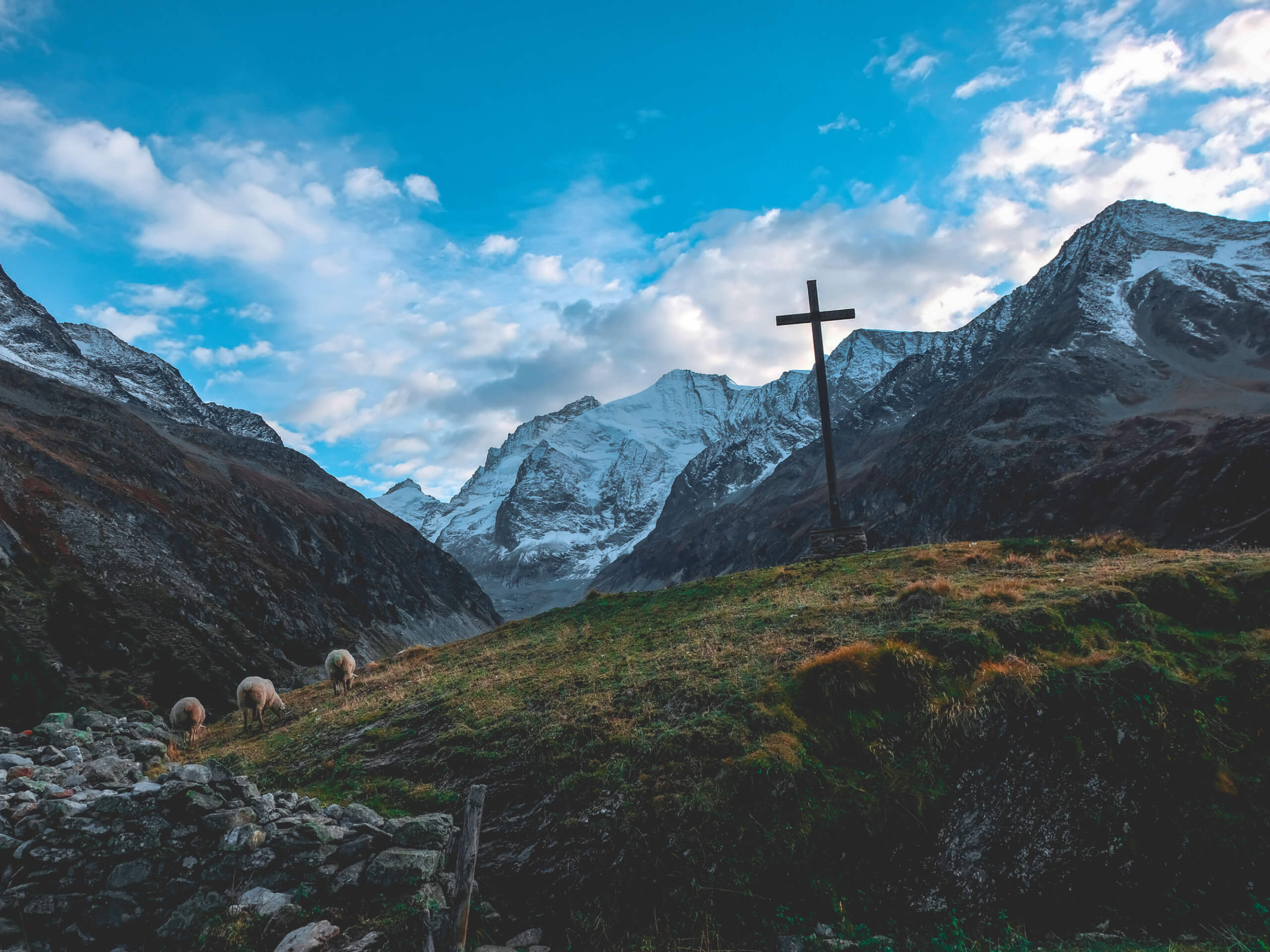 Chamonix to Zermatt Trekking Tour Stage 2-1