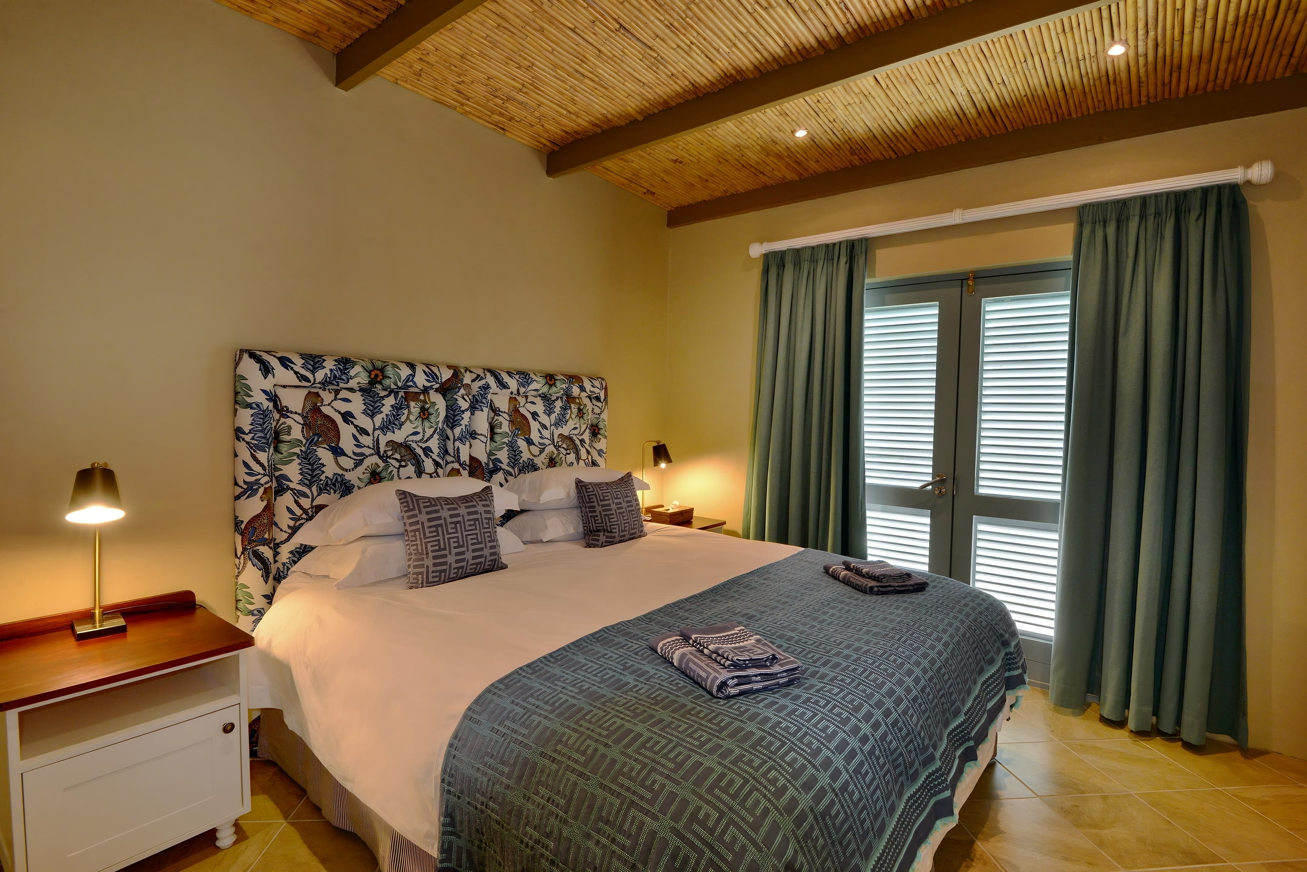 Cape Town & De Hoop Comfort Hiking Tour-10
