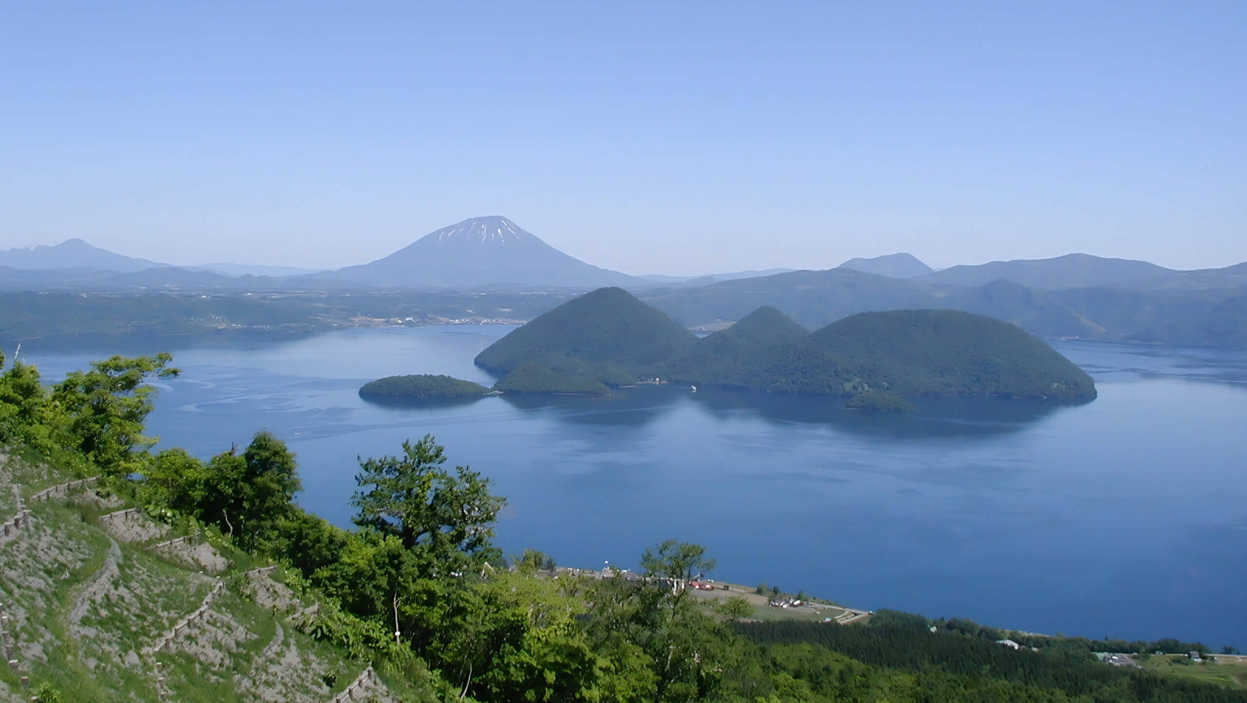 Lake Toya & Niseko Cultural Active Tour