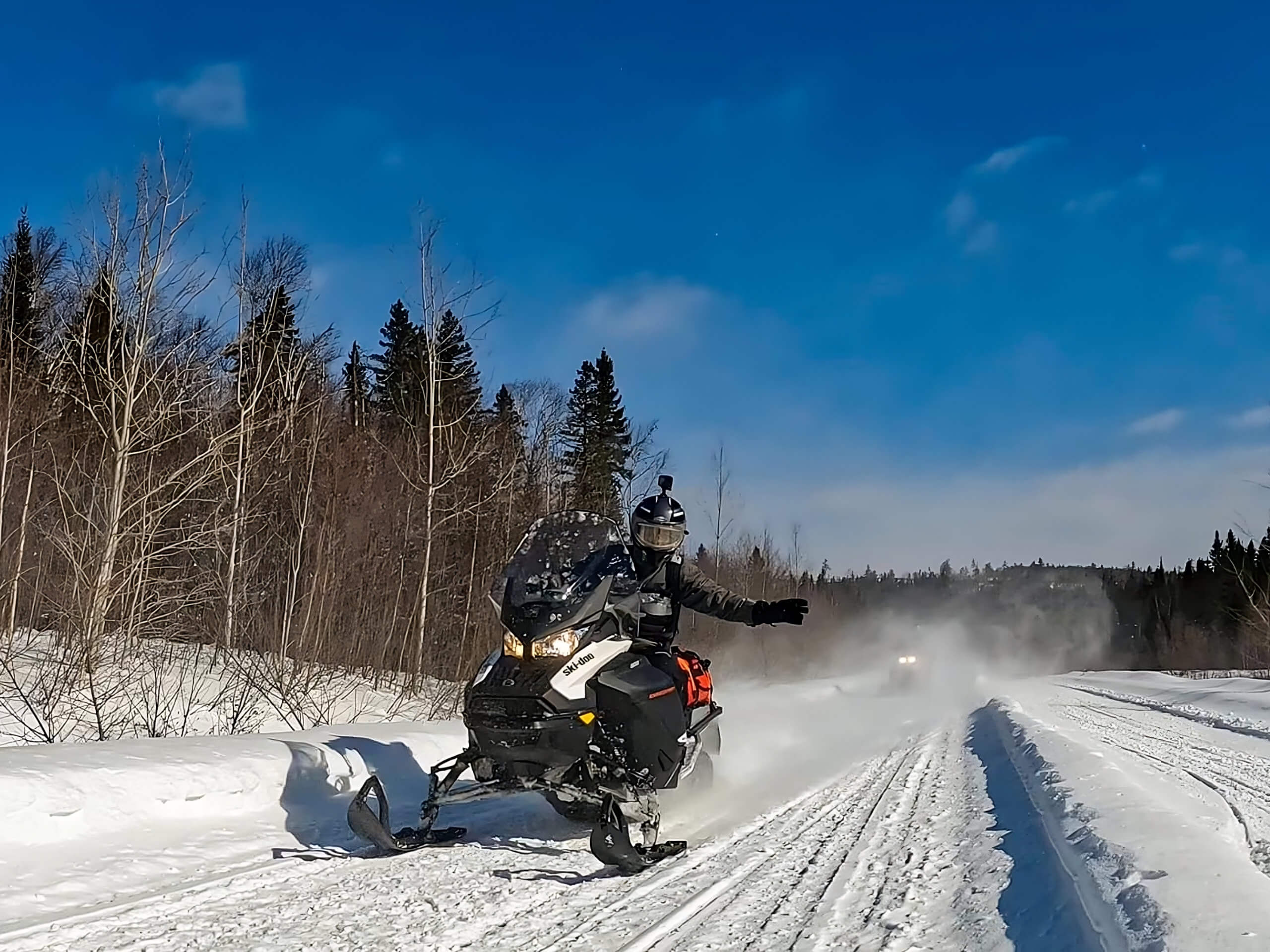 5-Day Classic Snowmobile Tour in Laurentians-6